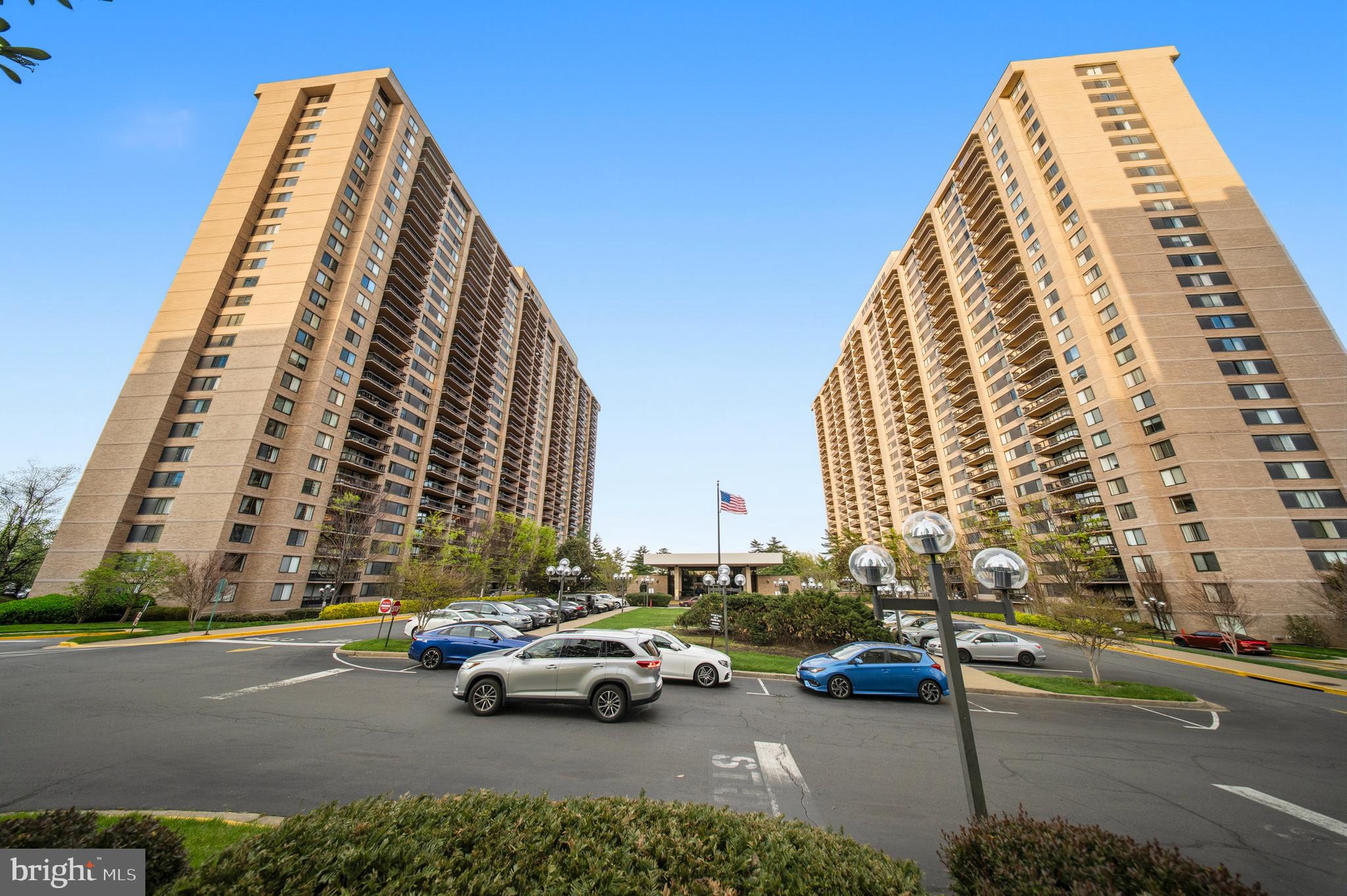 SKYLINE PLAZA - Residential