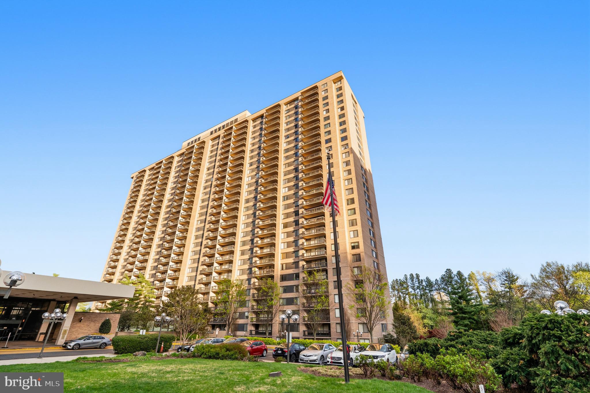 SKYLINE PLAZA - Residential