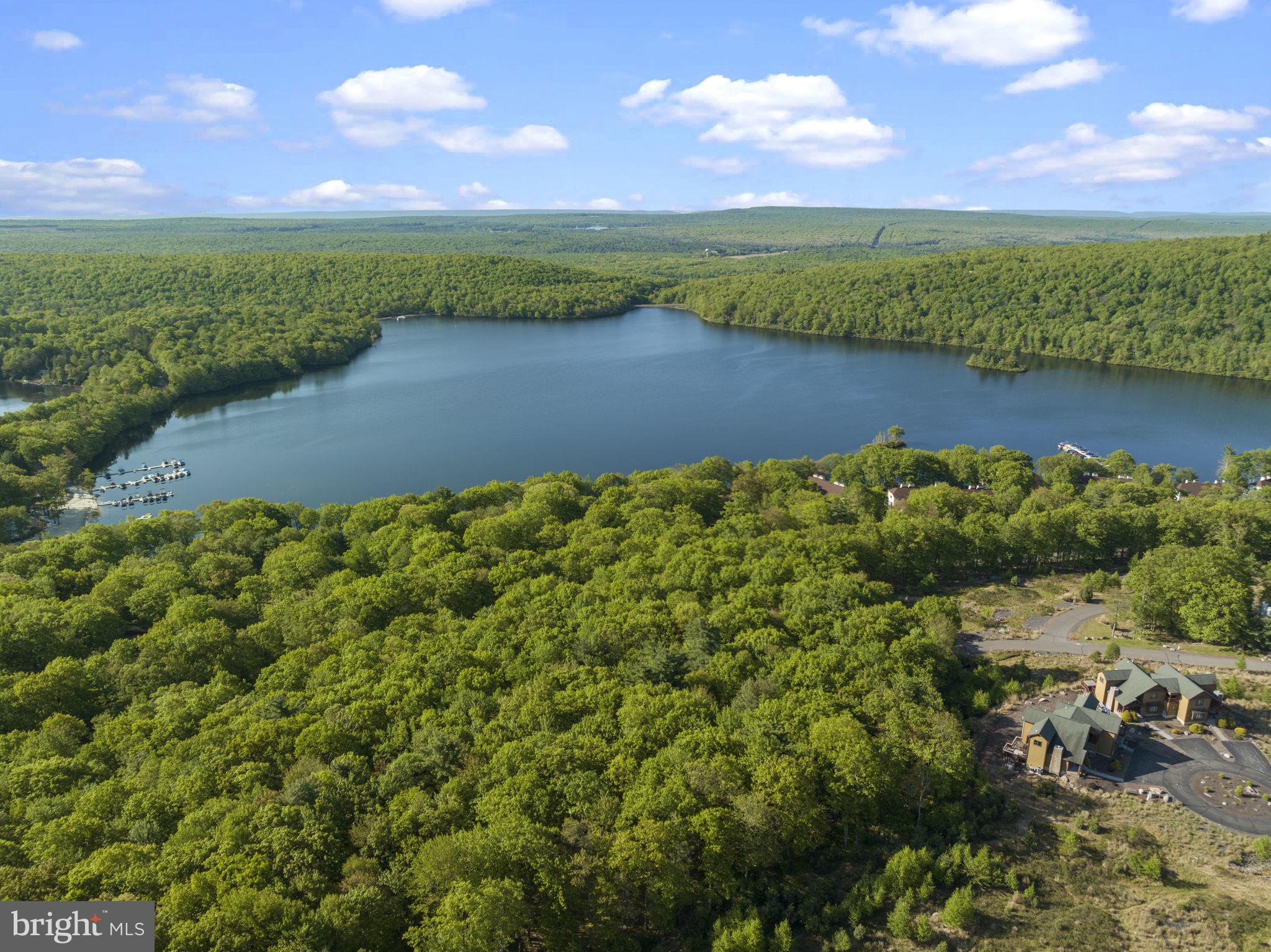 BIG BOULDER LAKE - Residential