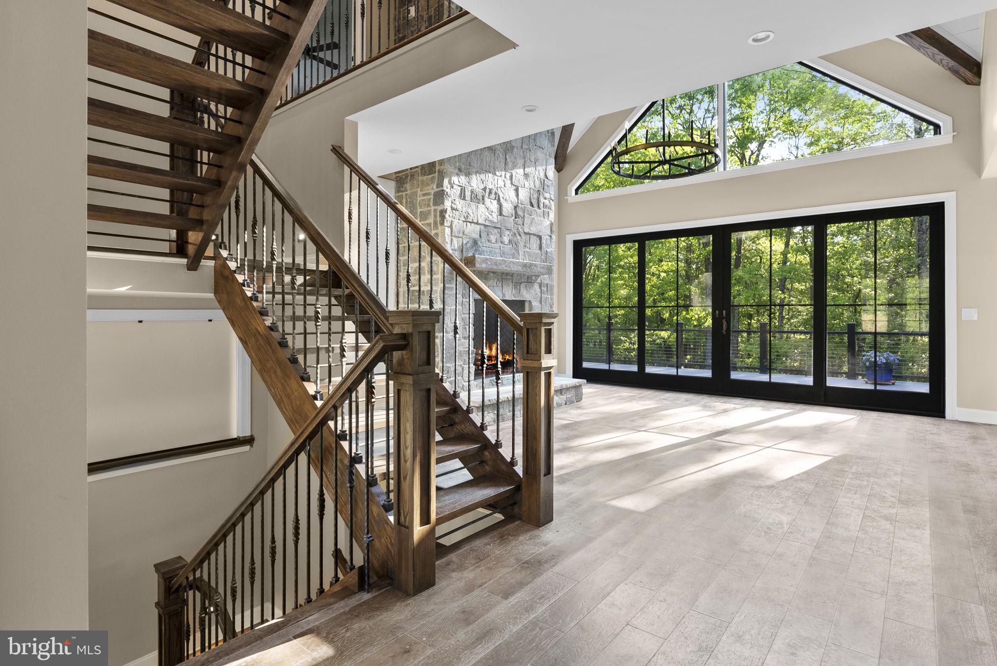 BIG BOULDER LAKE - Residential