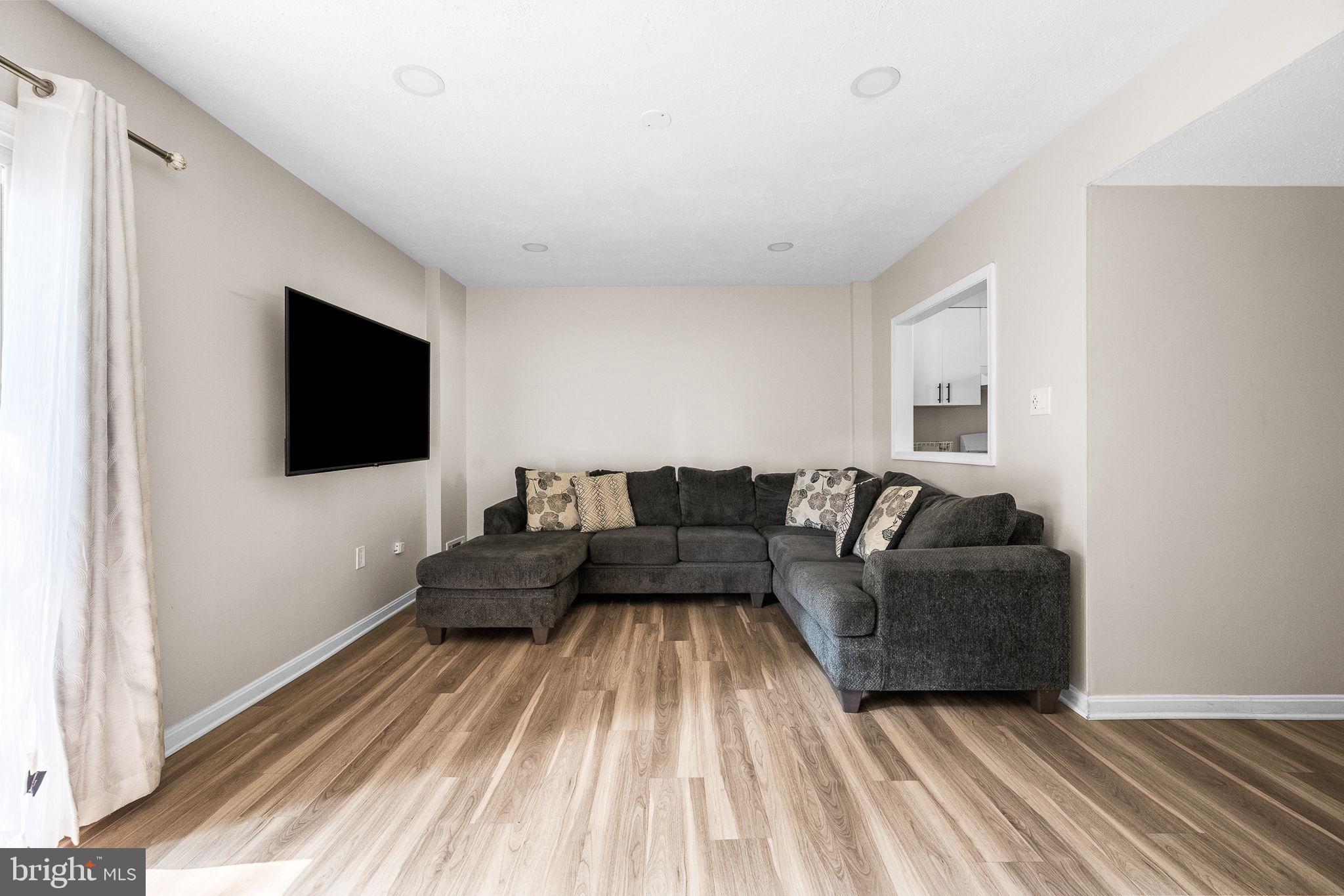 DALE CITY - Residential