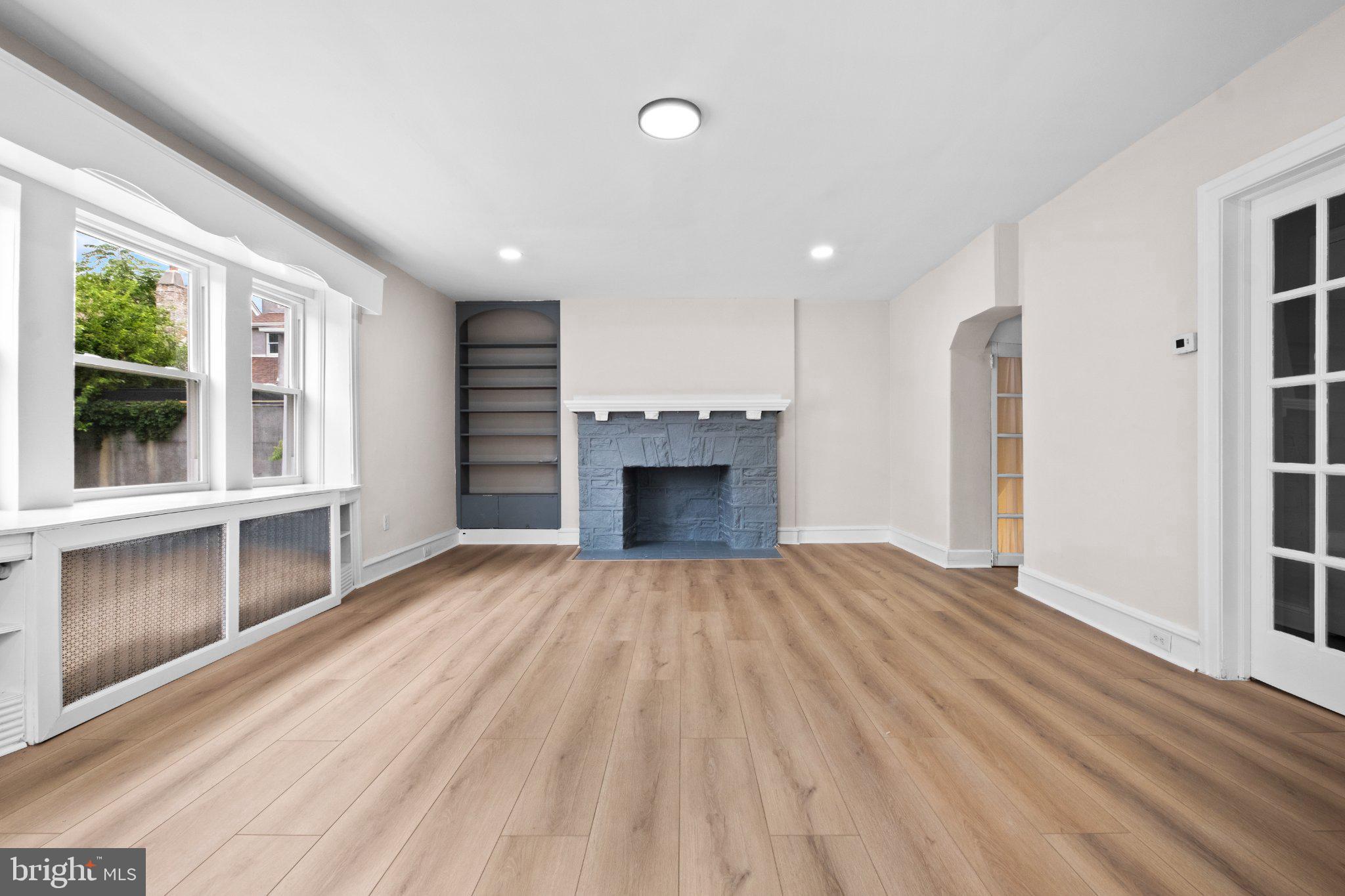 BEVERLY HILLS - Residential