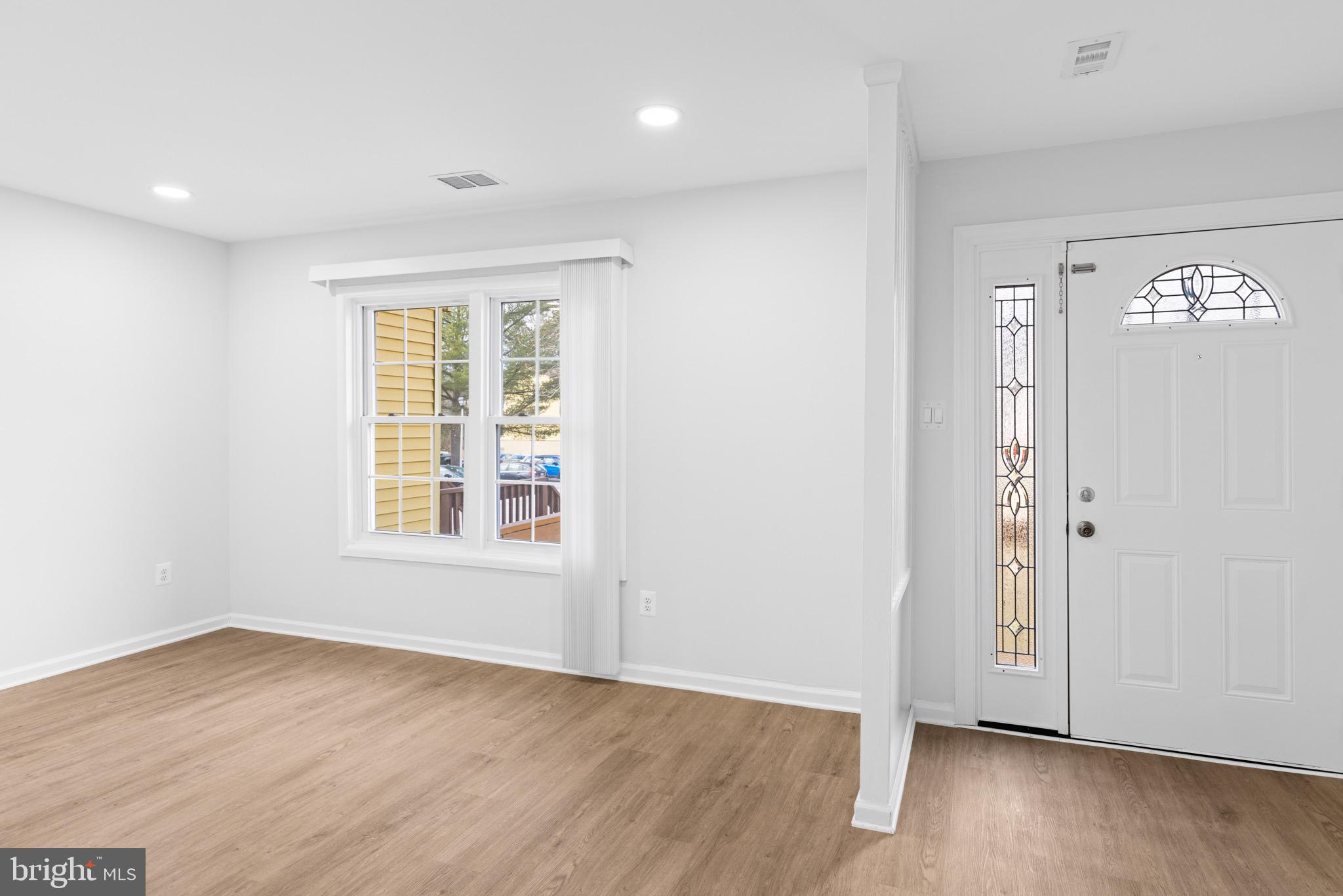 LAUREL - Residential