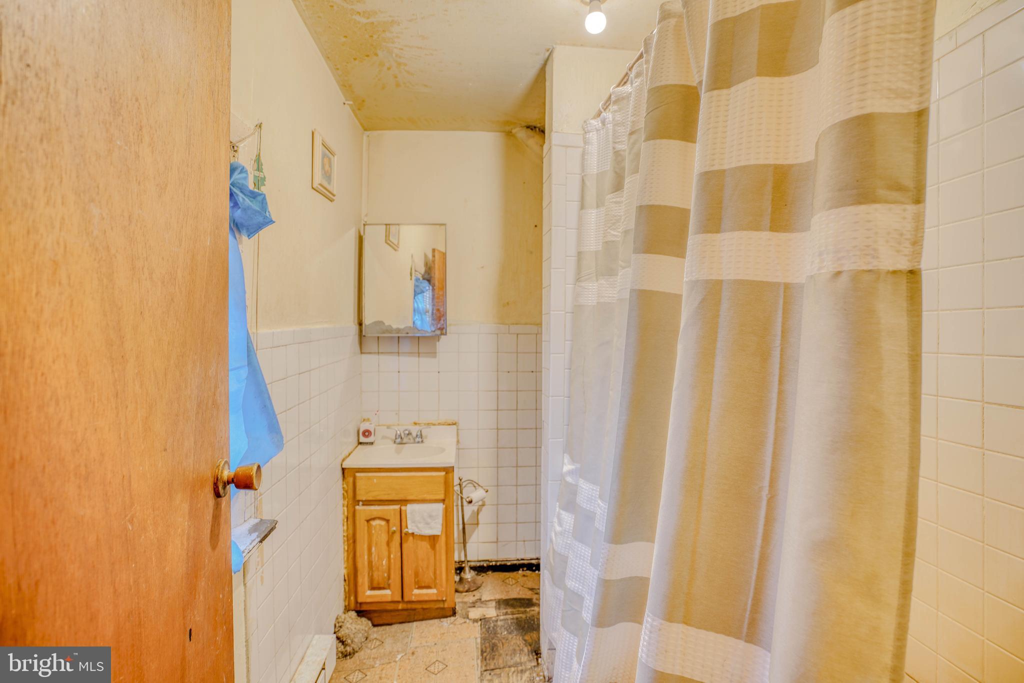 WEST PHILADELPHIA - Residential Income