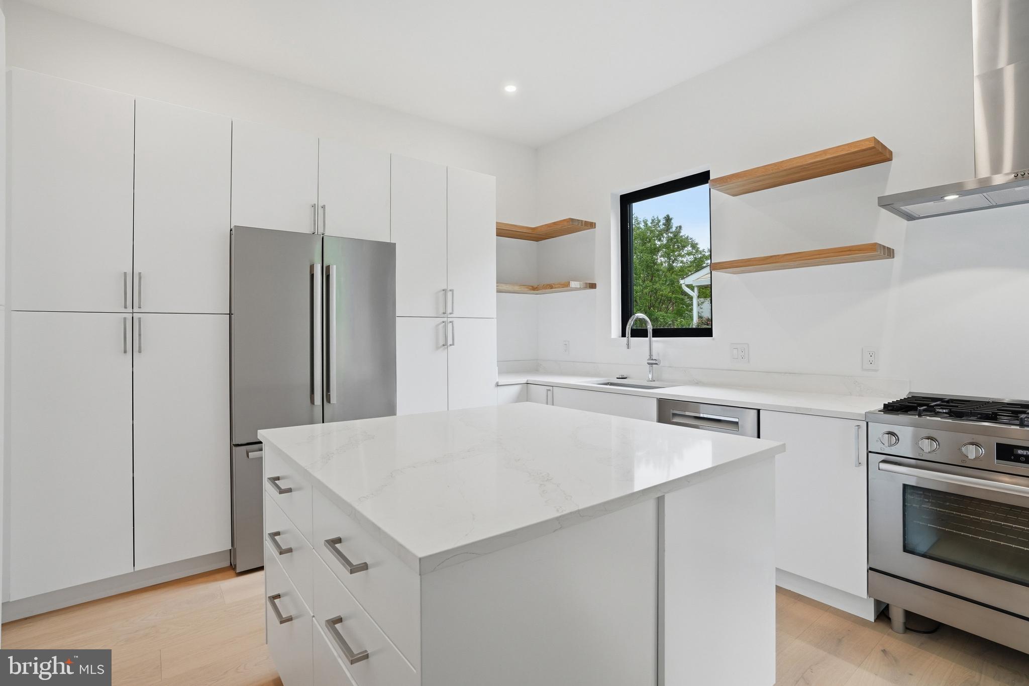 PIMMIT HILLS - Residential