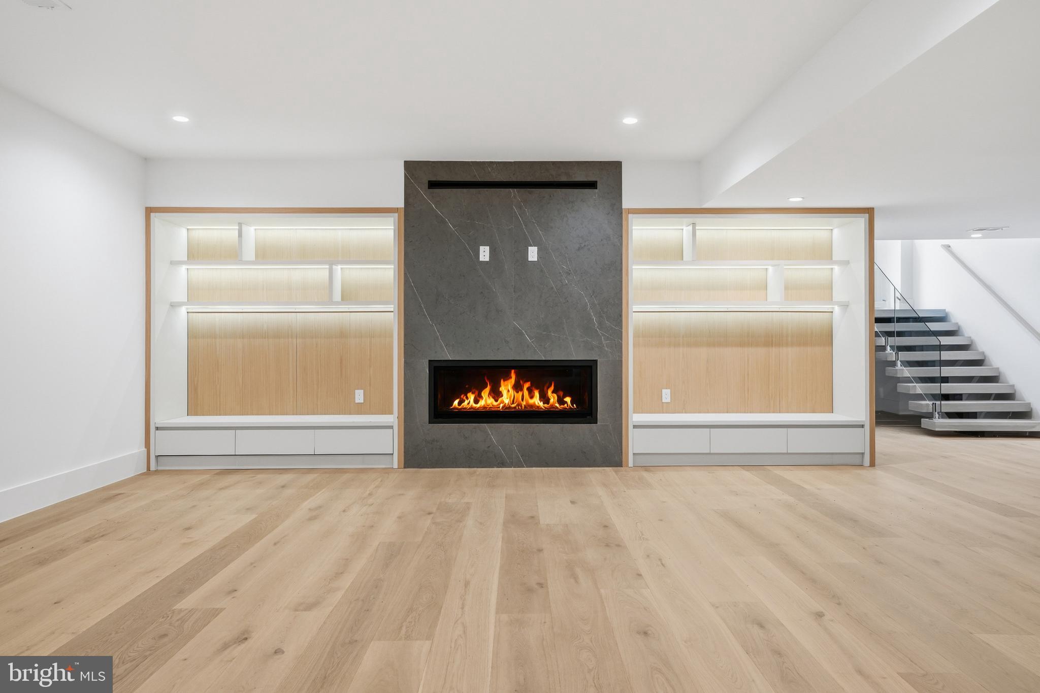 PIMMIT HILLS - Residential