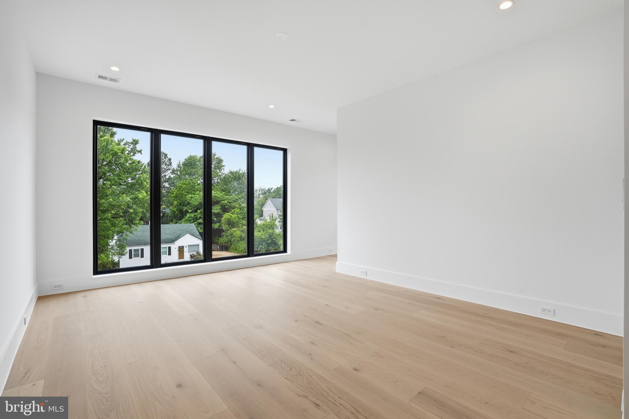 PIMMIT HILLS - Residential