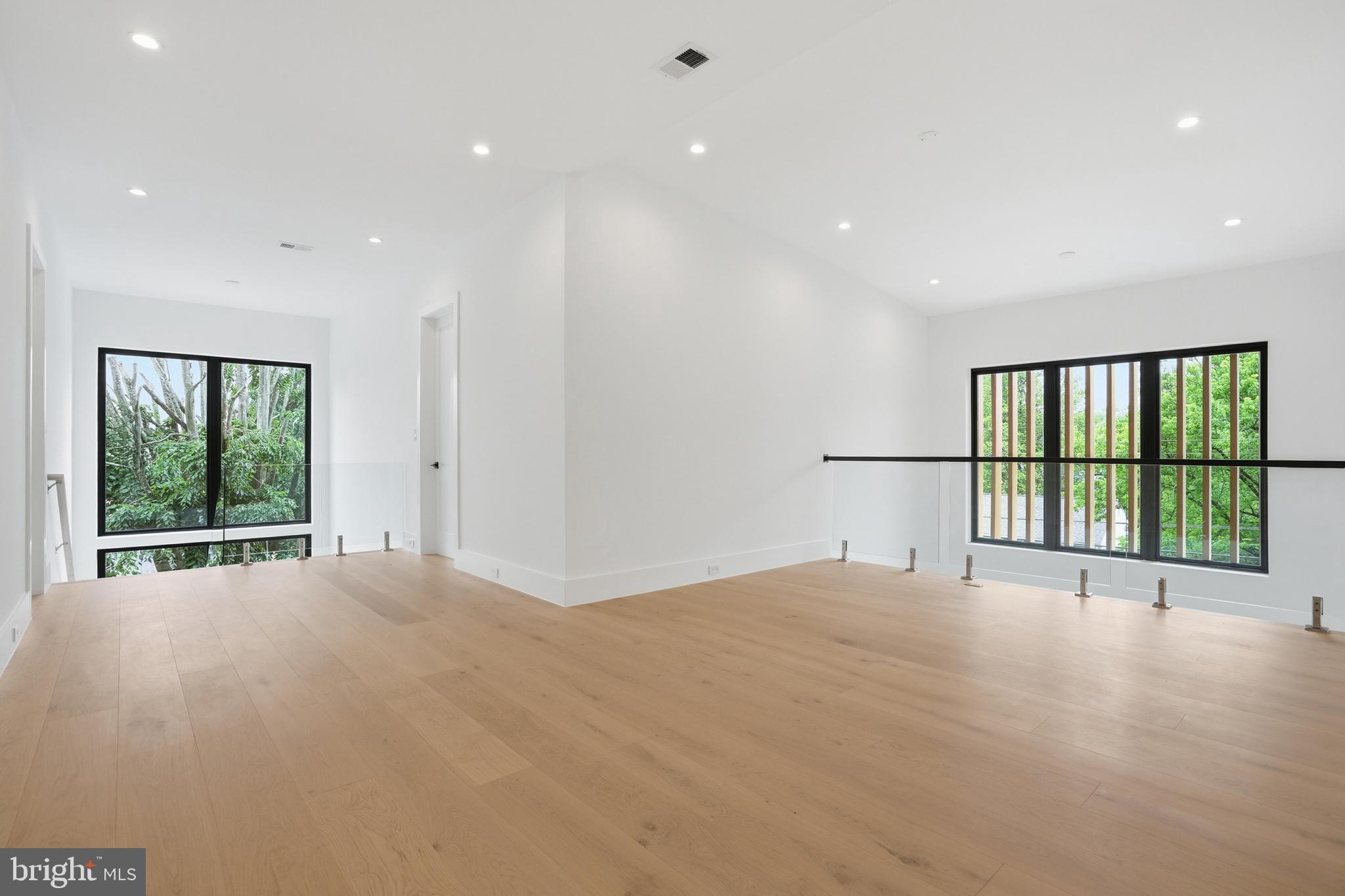 PIMMIT HILLS - Residential