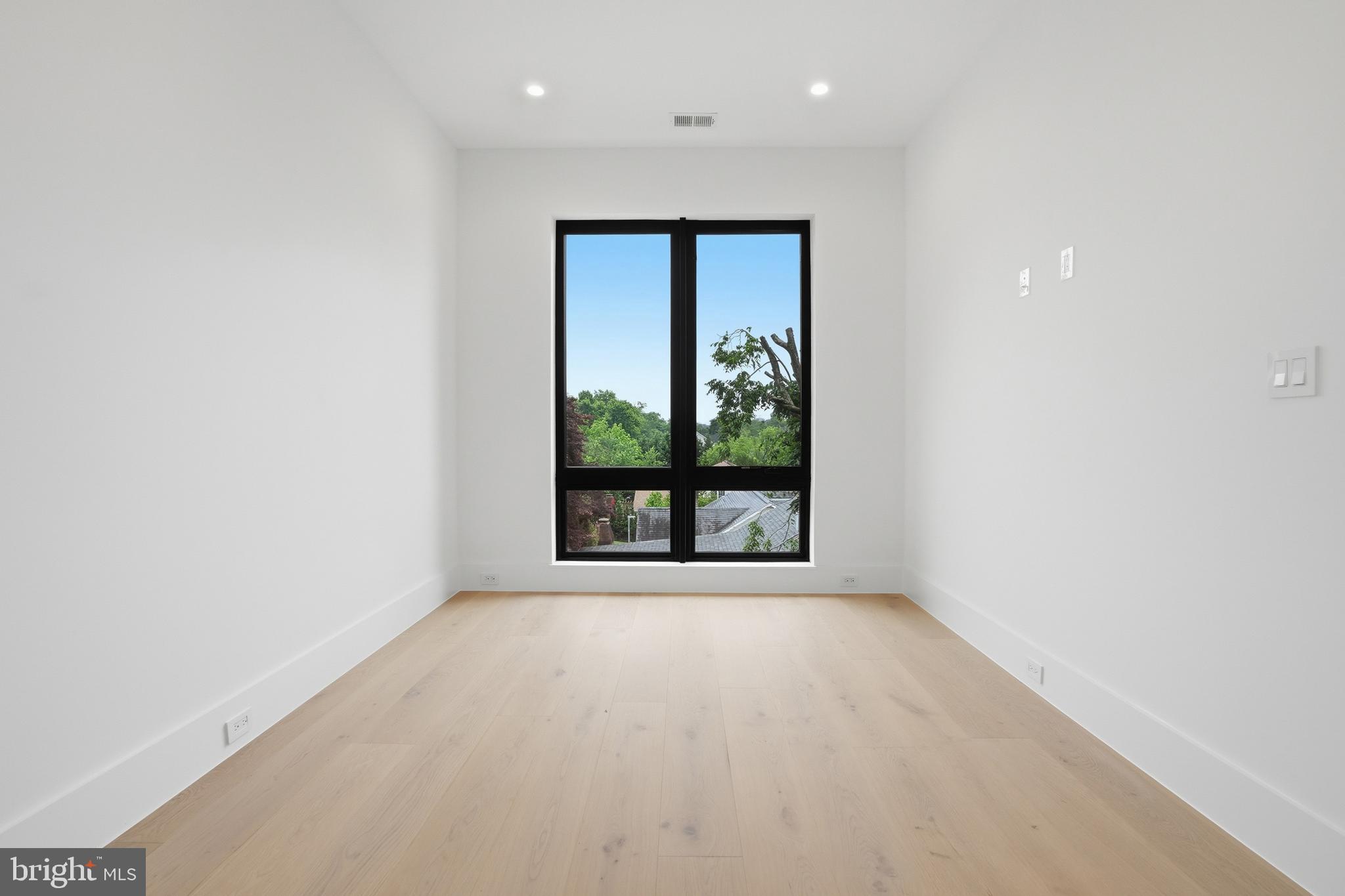 PIMMIT HILLS - Residential