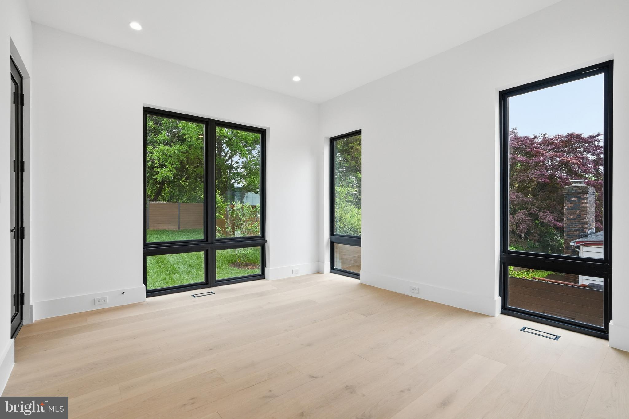 PIMMIT HILLS - Residential
