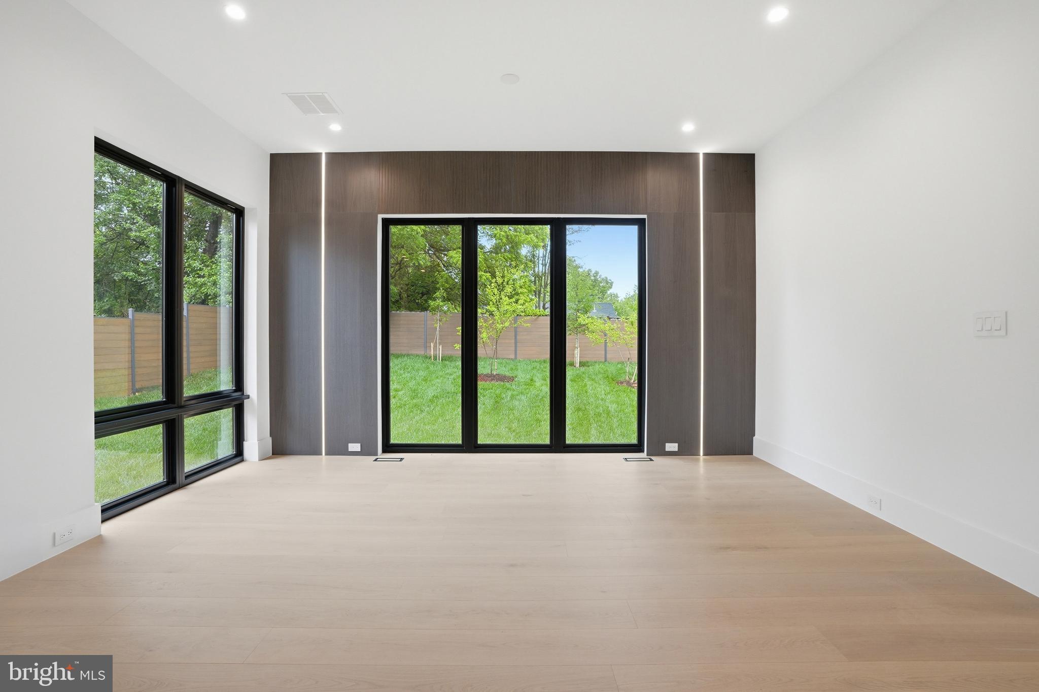 PIMMIT HILLS - Residential