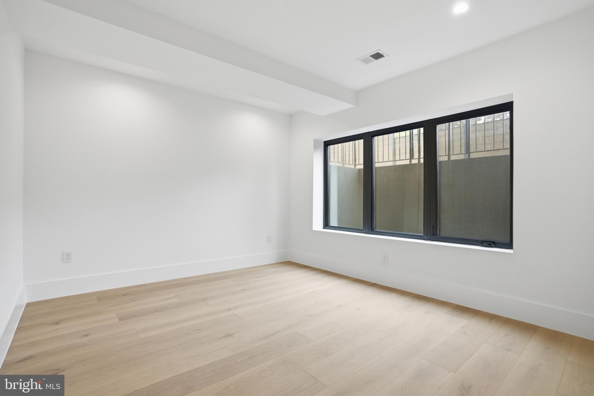 PIMMIT HILLS - Residential