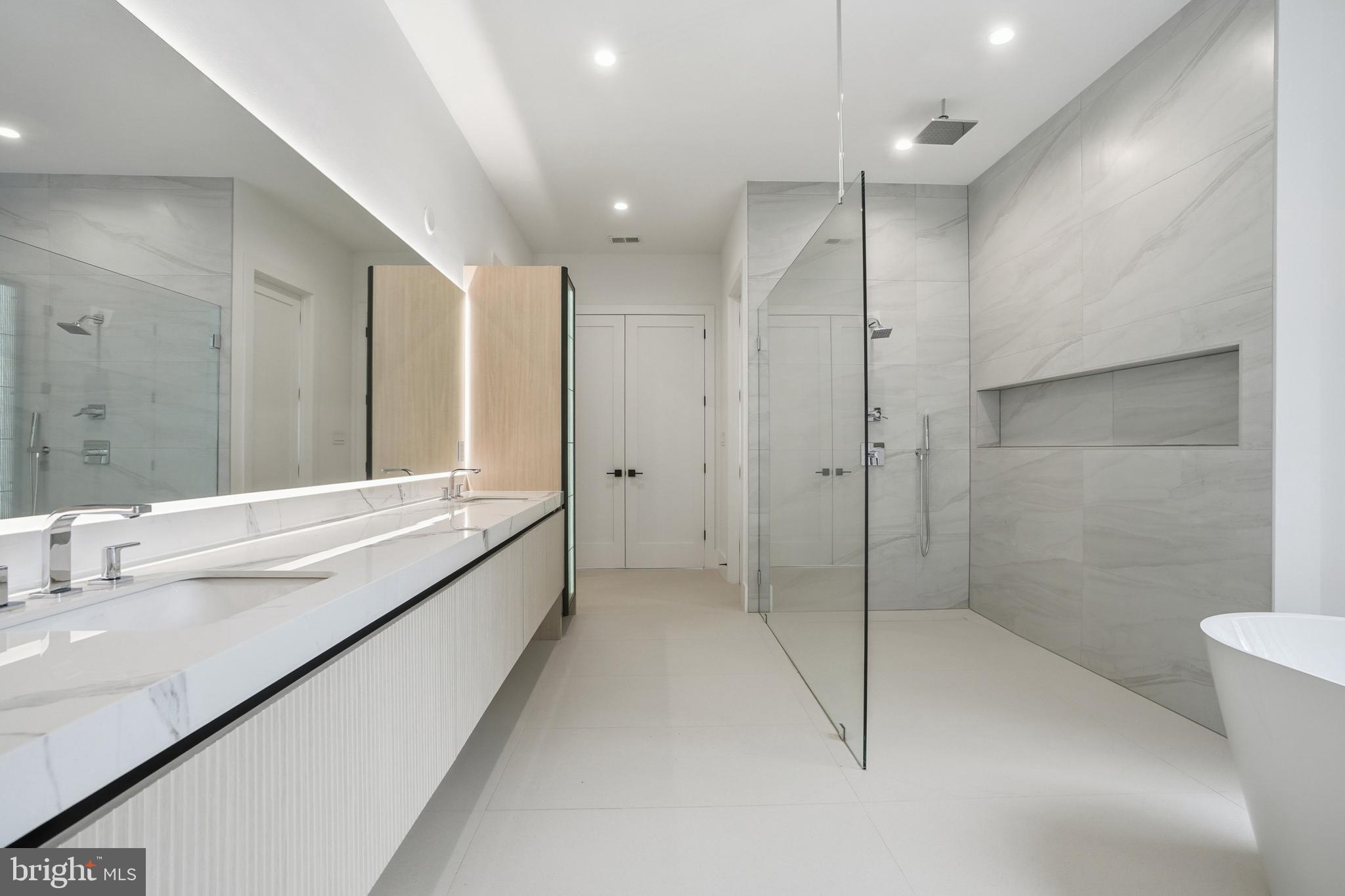 PIMMIT HILLS - Residential