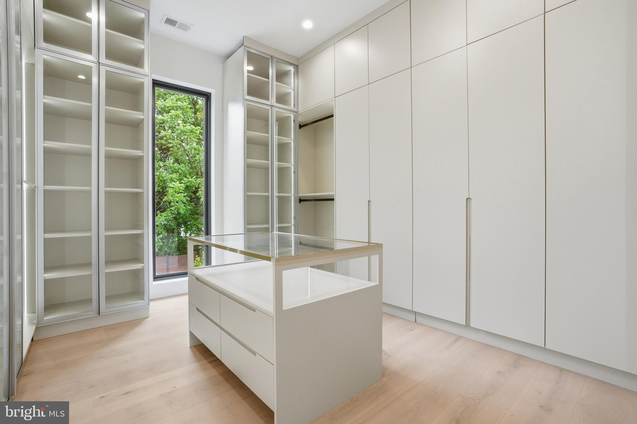 PIMMIT HILLS - Residential