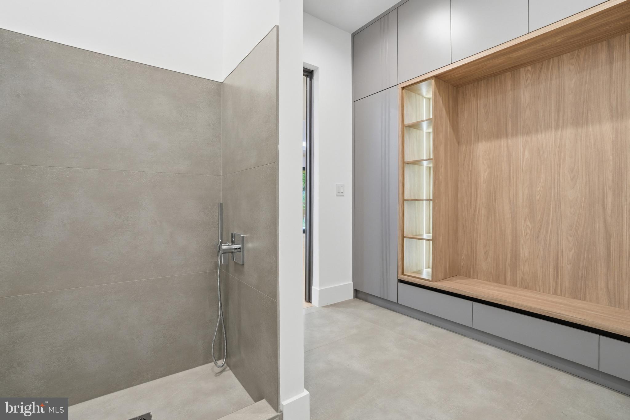 PIMMIT HILLS - Residential