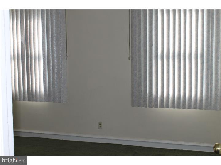CASTOR GARDENS - Residential Lease