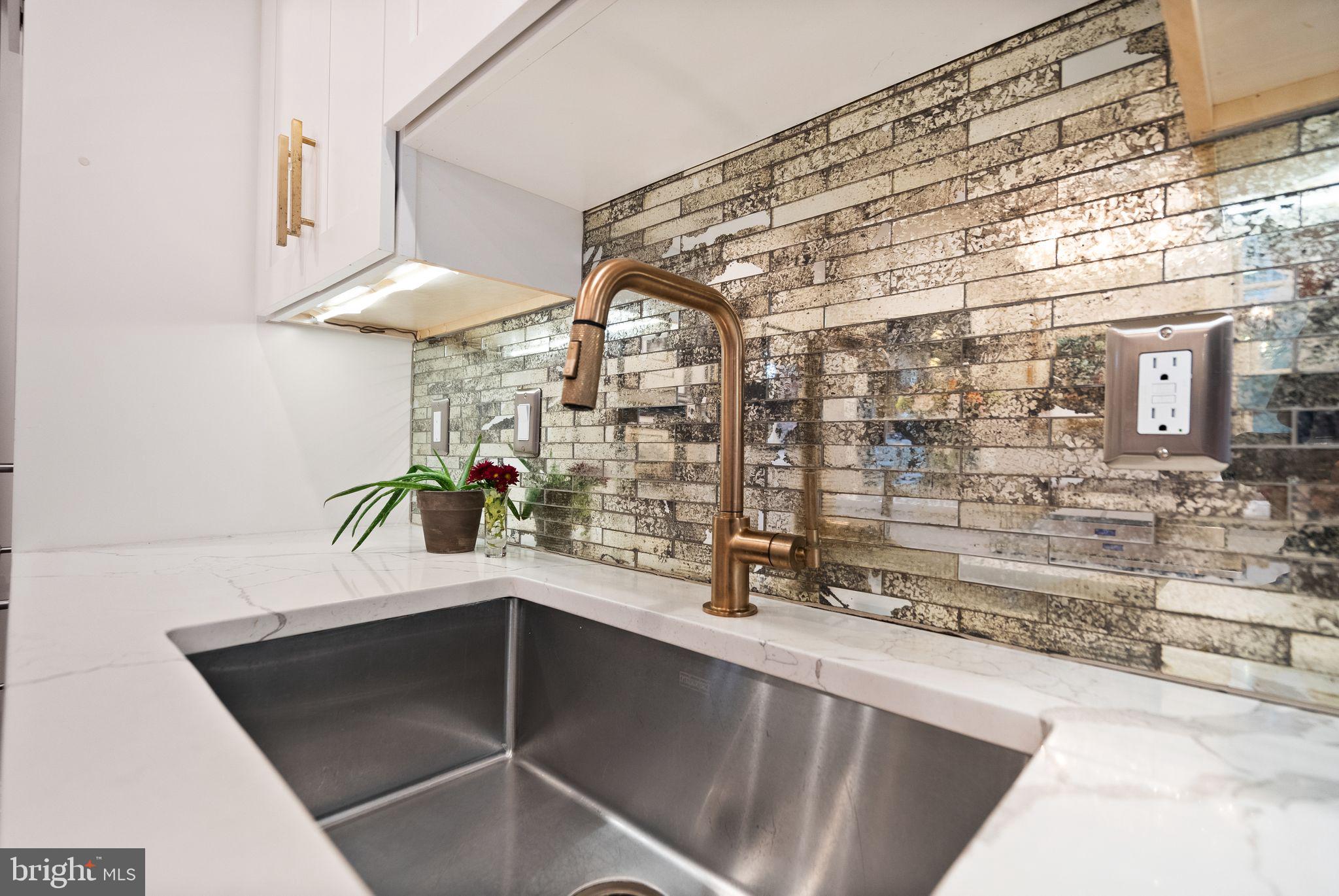 OLD TOWN ALEXANDRIA - Residential