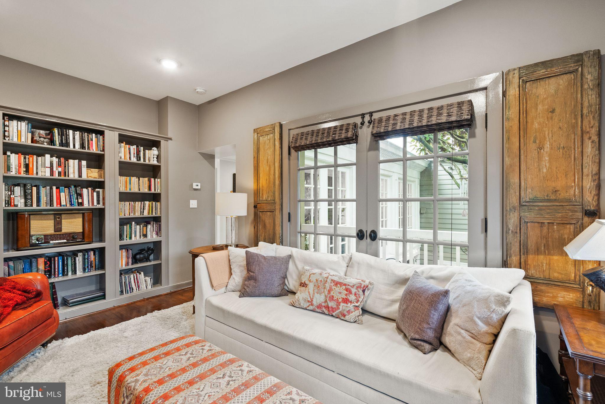 OLD TOWN ALEXANDRIA - Residential