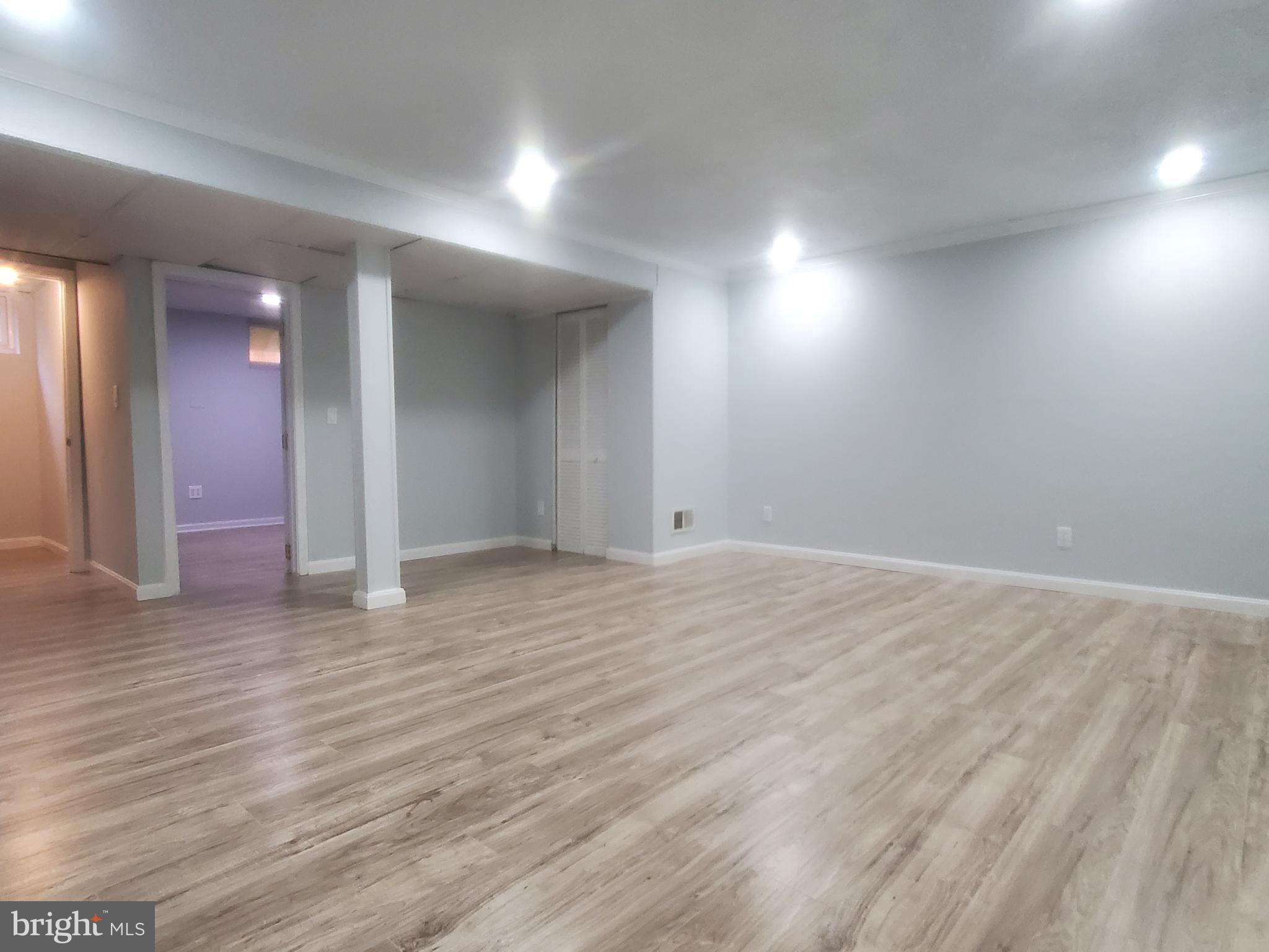 OLDE MILL CONDOMINIUM III - Residential