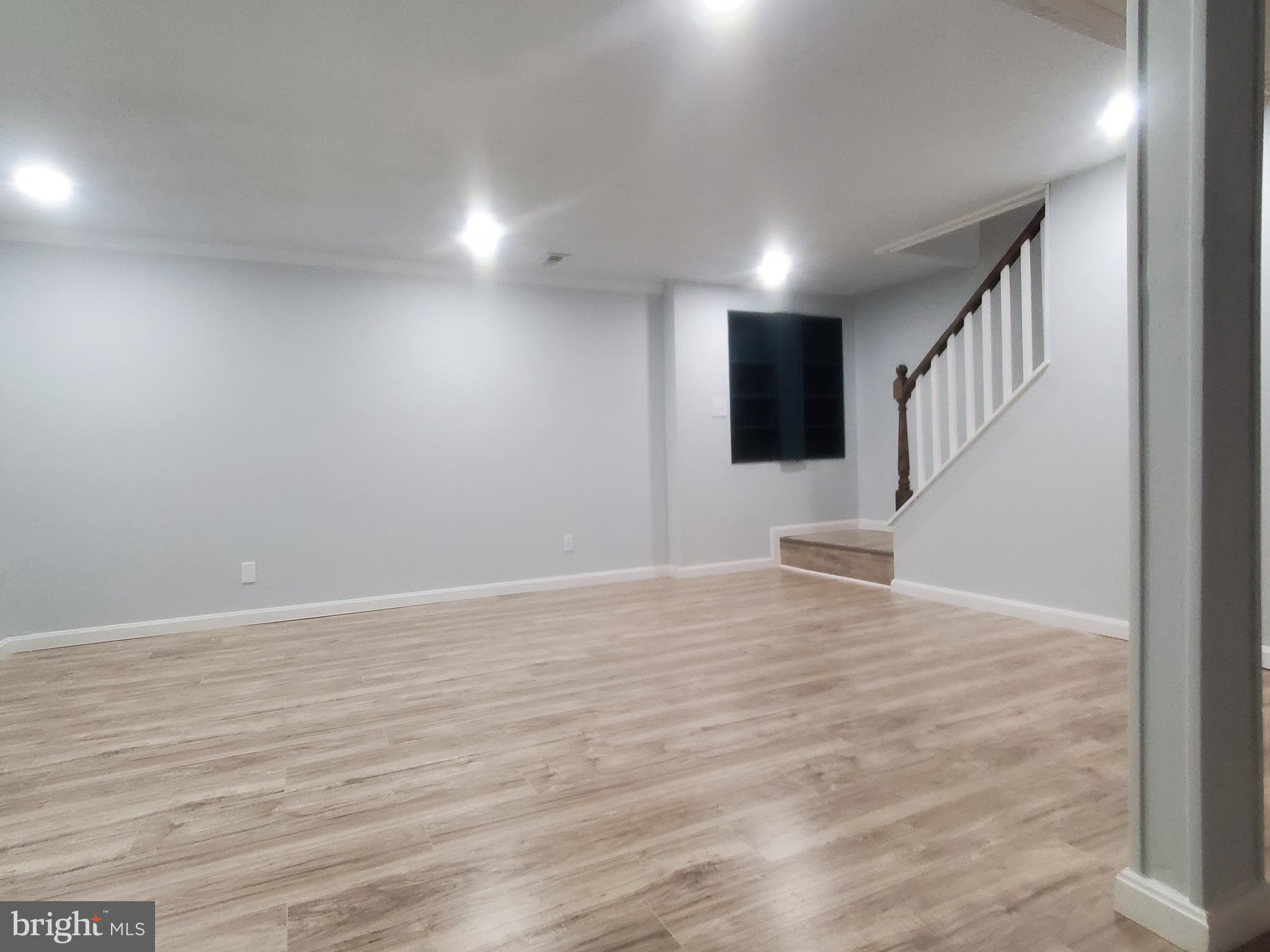 OLDE MILL CONDOMINIUM III - Residential