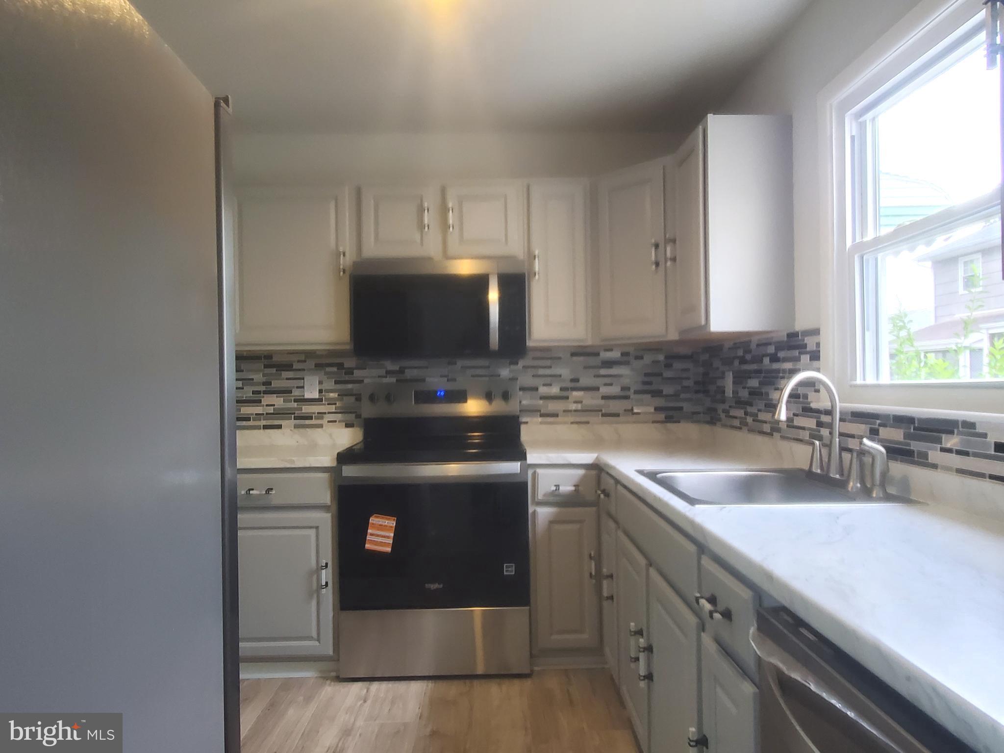 OLDE MILL CONDOMINIUM III - Residential