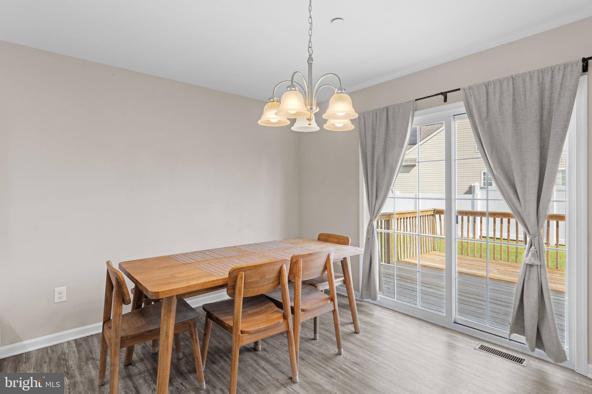 CEDAR COMMONS - Residential