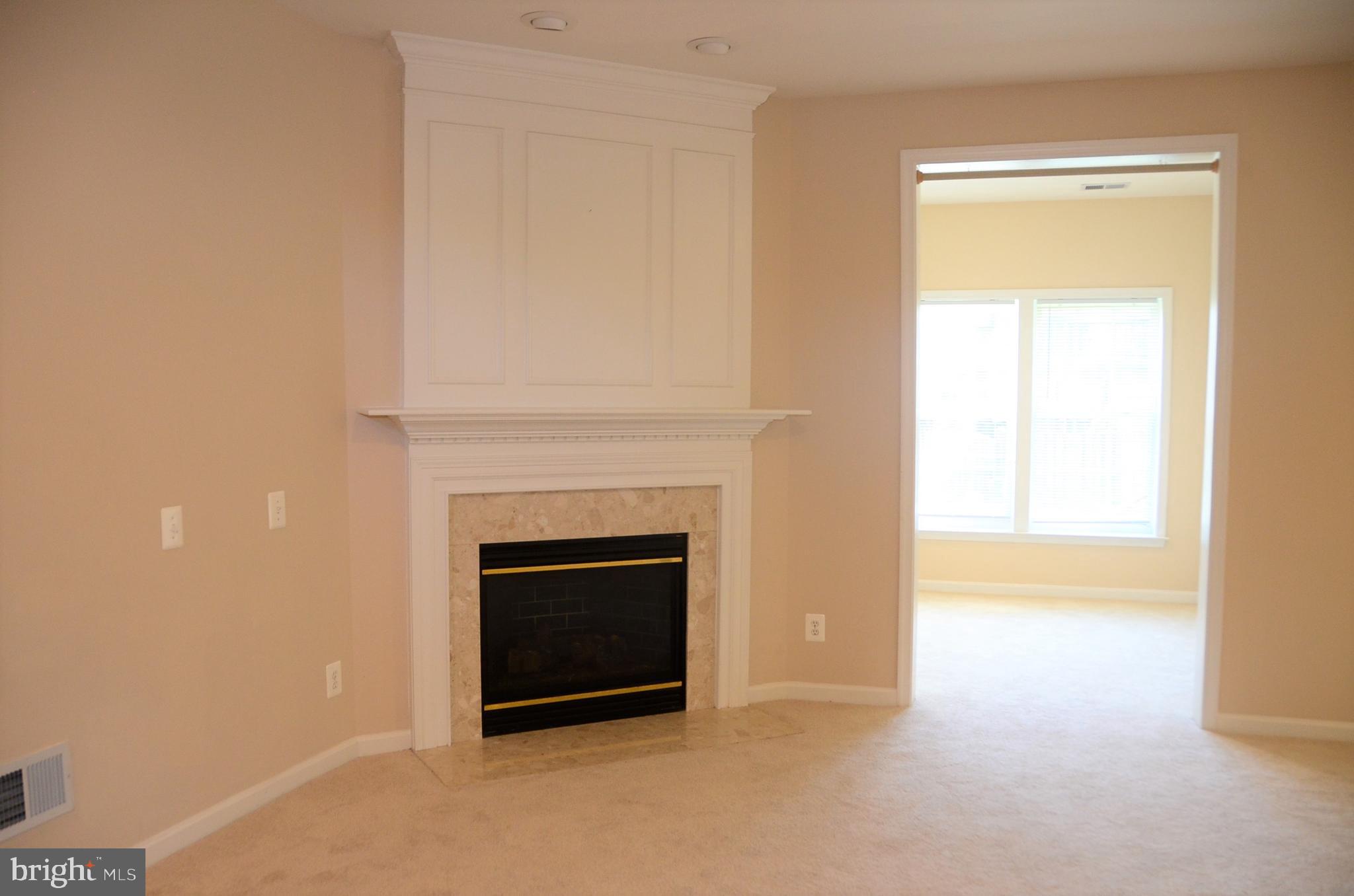 LOUDOUN PARKWAY CENTER - Residential Lease