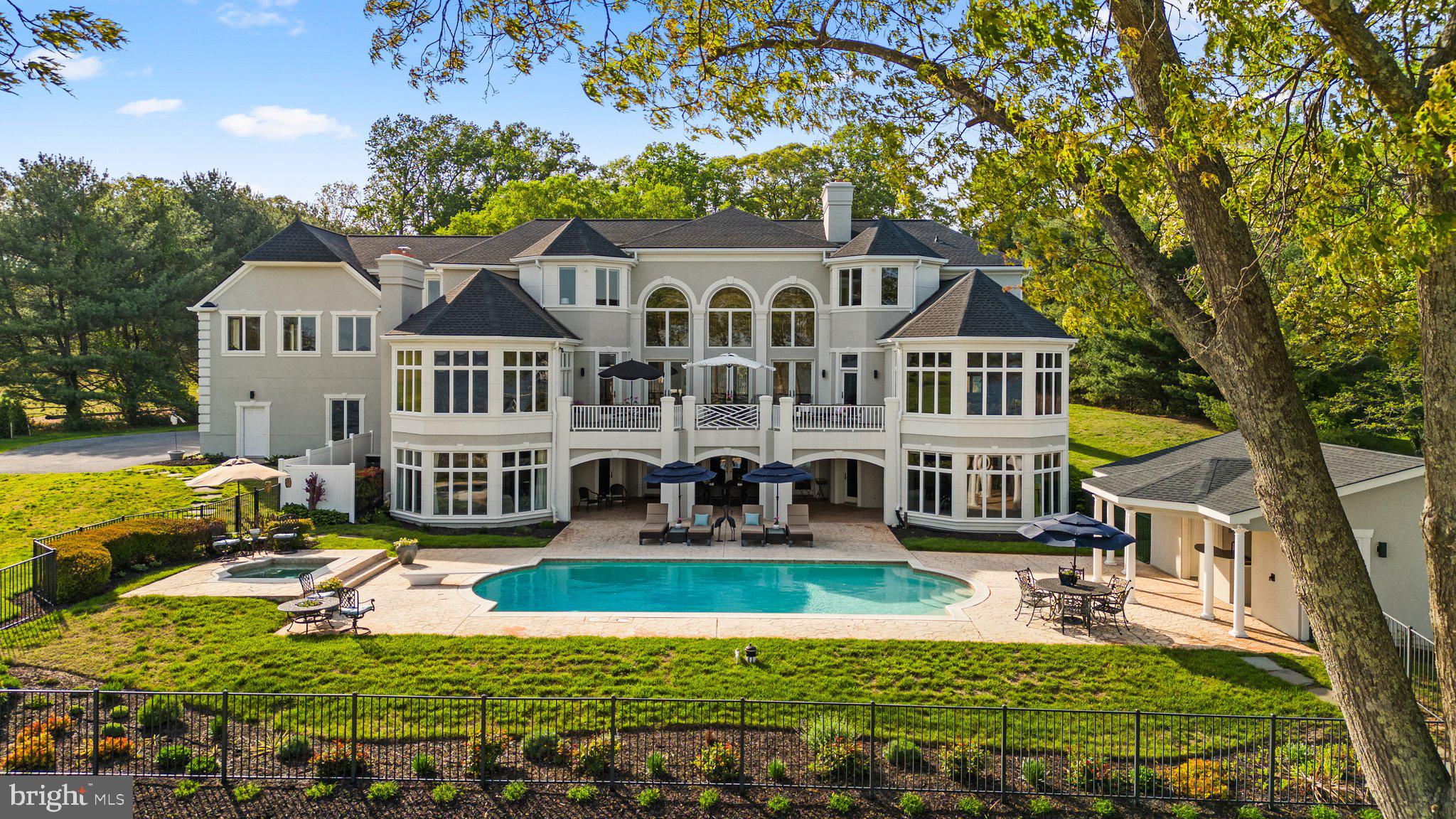 EAGLE HILL - Residential