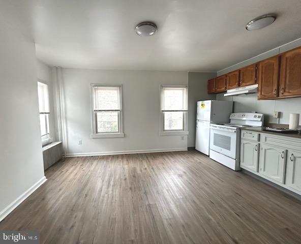 Welcome to this remodeled 3 bedroom, 2 bath home in Historic Bristol Boro.  2nd floor unit features LVT flooring throughout with 2 bedrooms, a full bathroom and kitchen/livingroom combo.  The 3rd floor features another bedroom and a full bathroom.  Washer and dryer in unit at entry way.  This house is located just blocks away from Mill Street and the Bristol wharf where you will find many shops, restaurants, local events,  and the Bristol Riverside Theatre. So much to do within walking distance.   Schdule your showing today.
