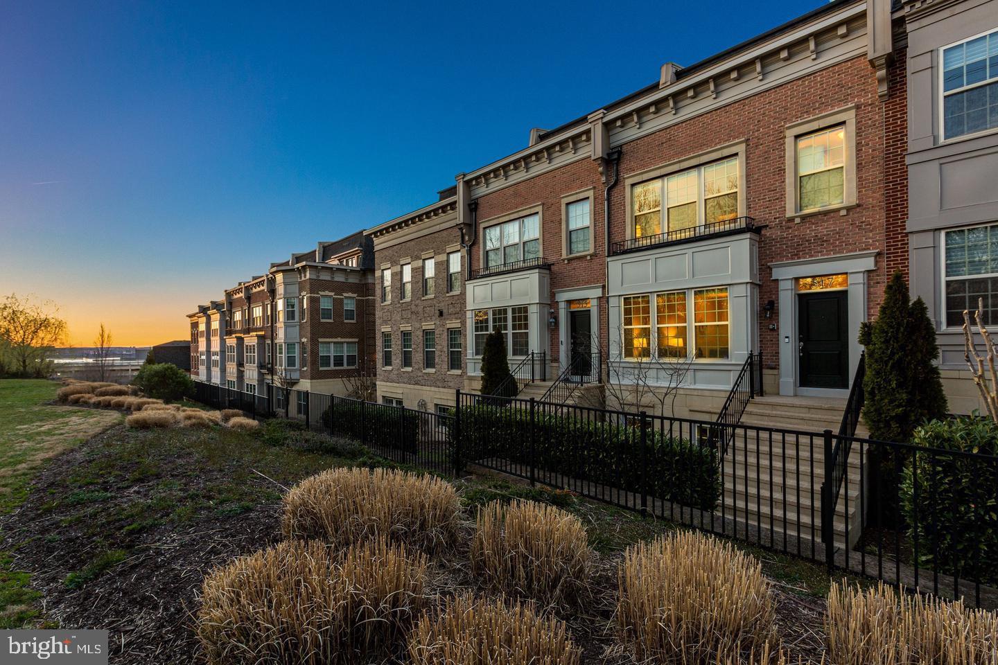 POTOMAC OVERLOOK CONDO - Residential
