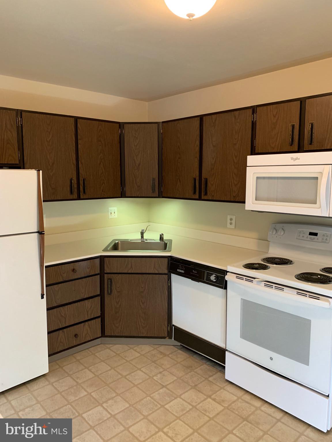 HICKORY HILLS CONDOMINIUMS - Residential