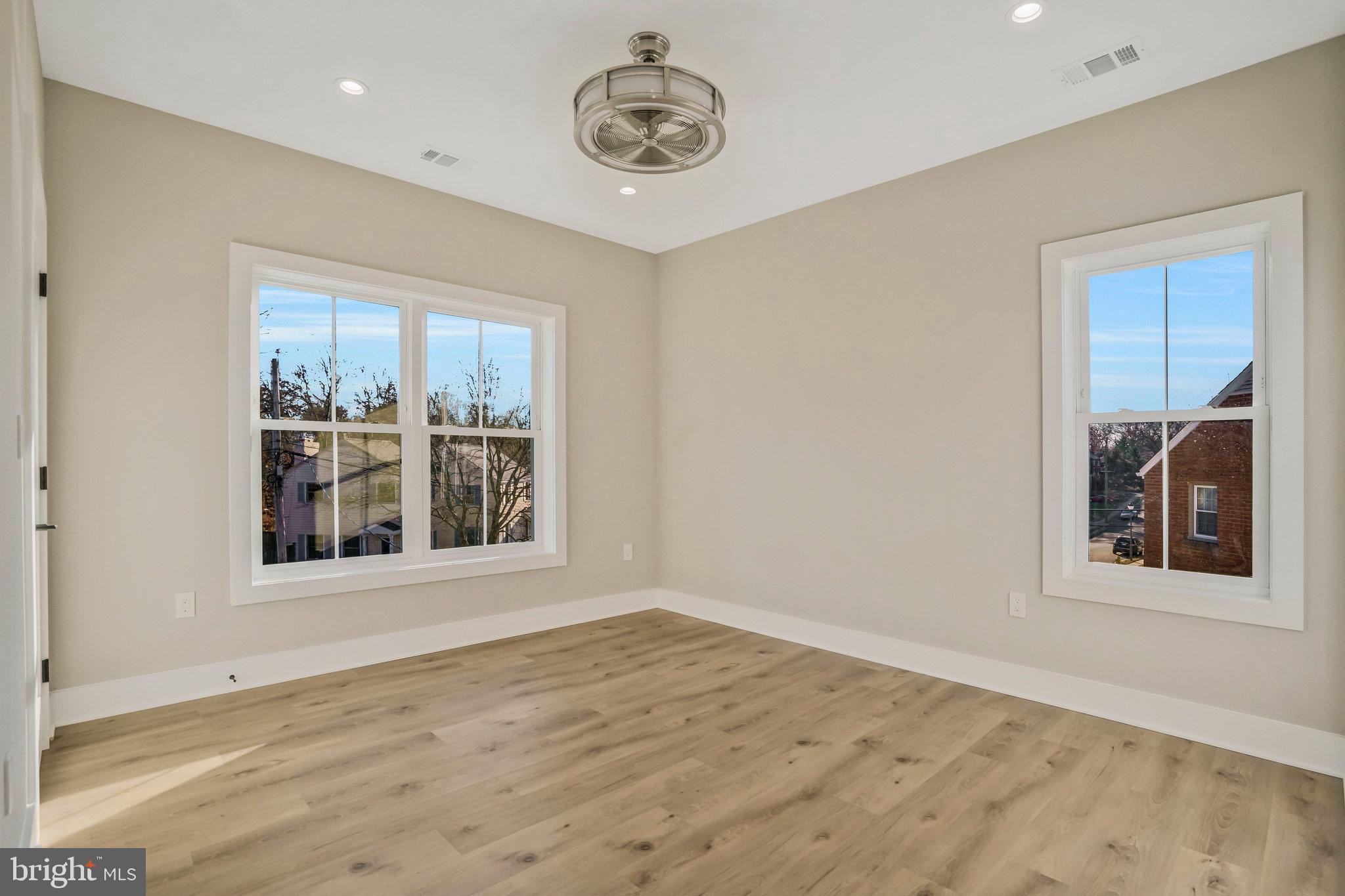 ARLINGTON FOREST - Residential