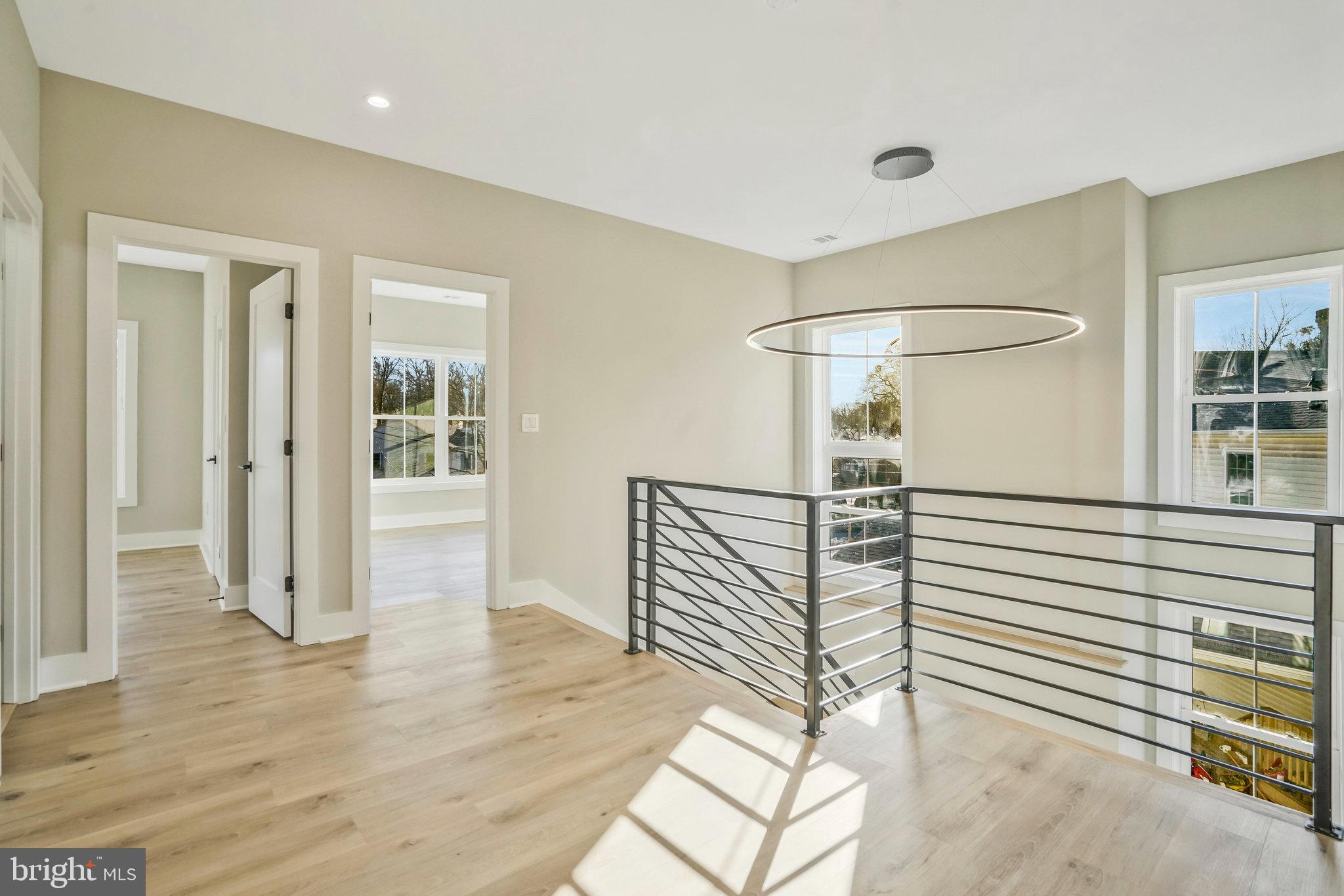 ARLINGTON FOREST - Residential