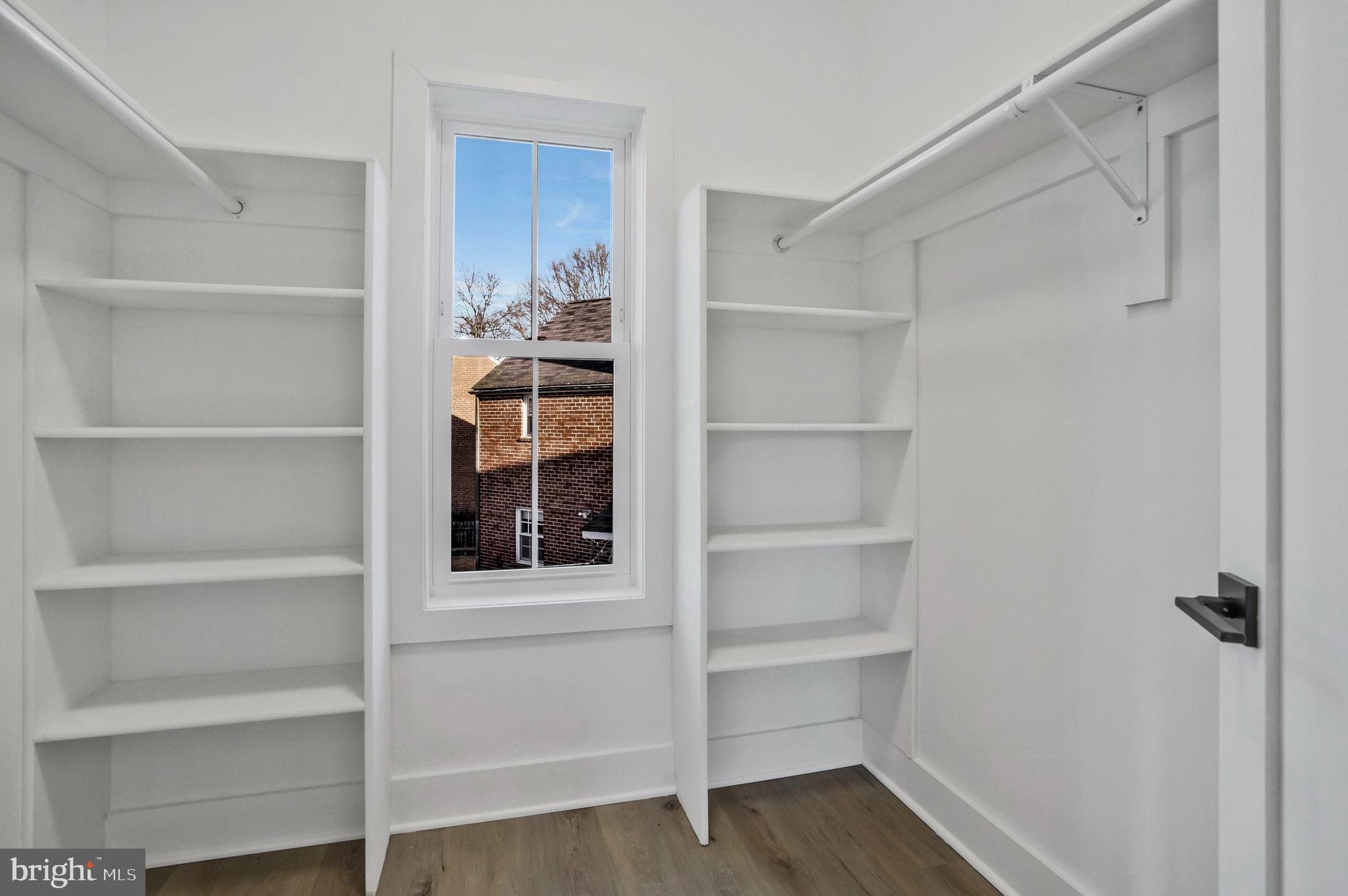 ARLINGTON FOREST - Residential