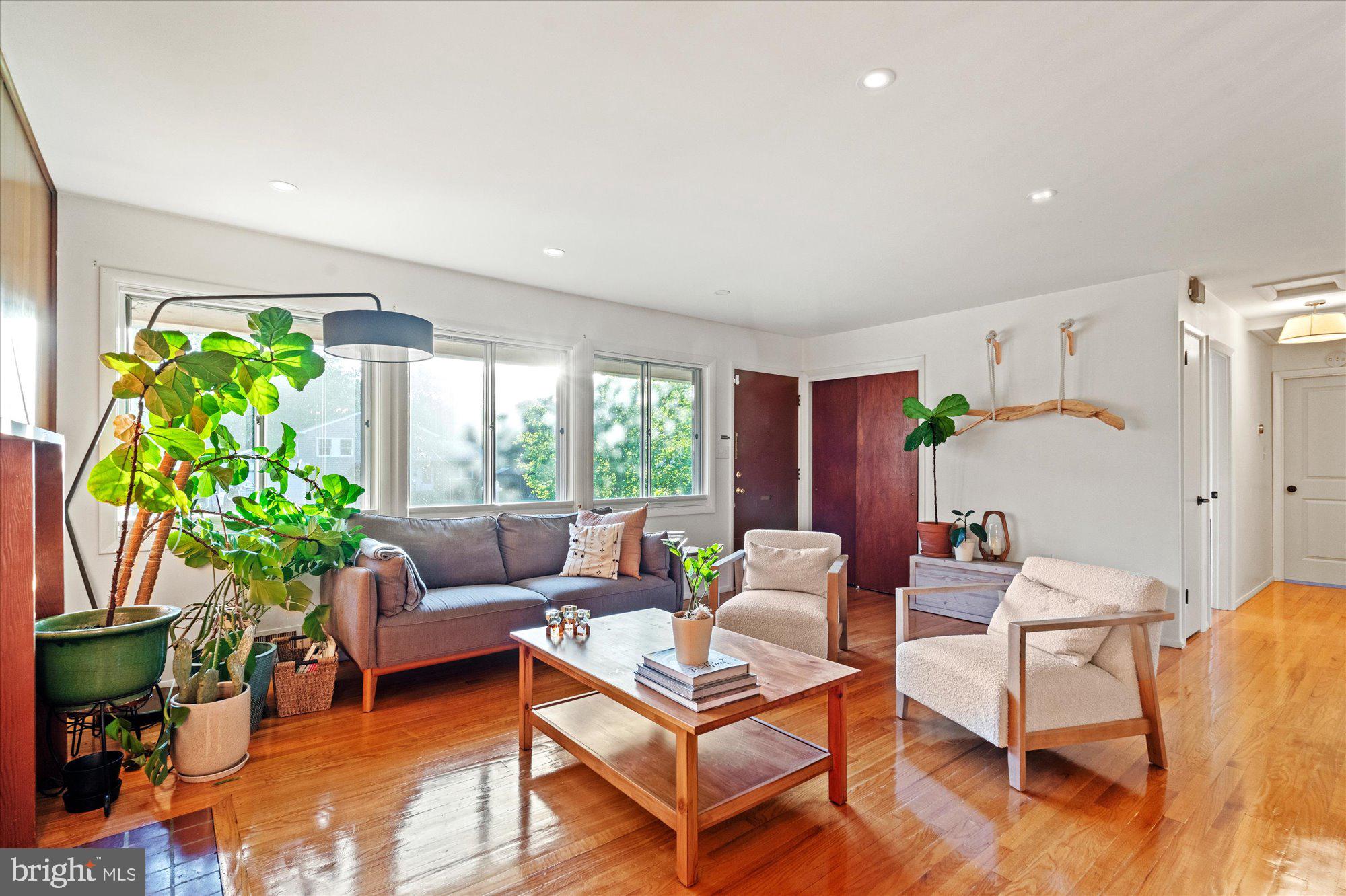 WAYNEWOOD - Residential