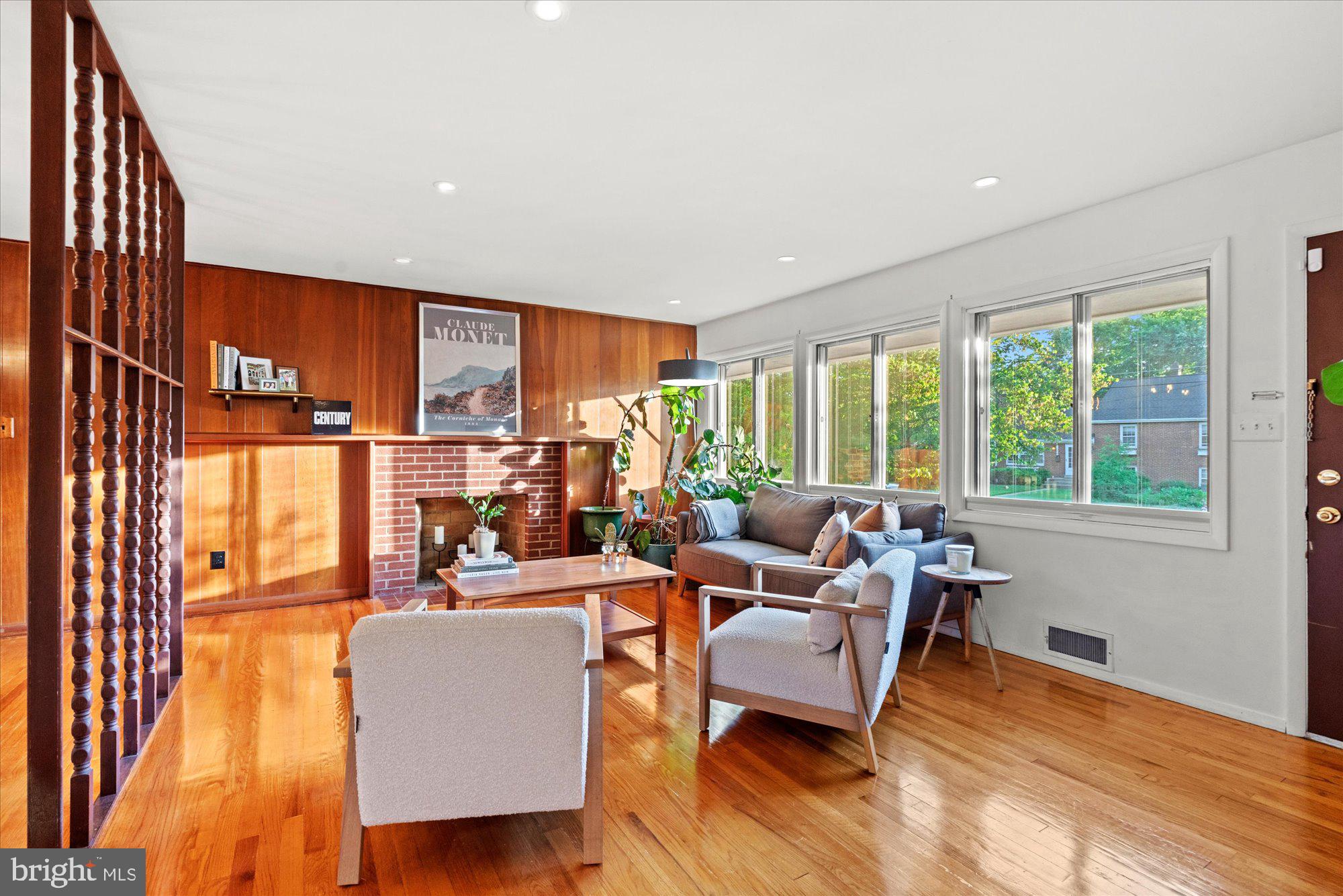 WAYNEWOOD - Residential