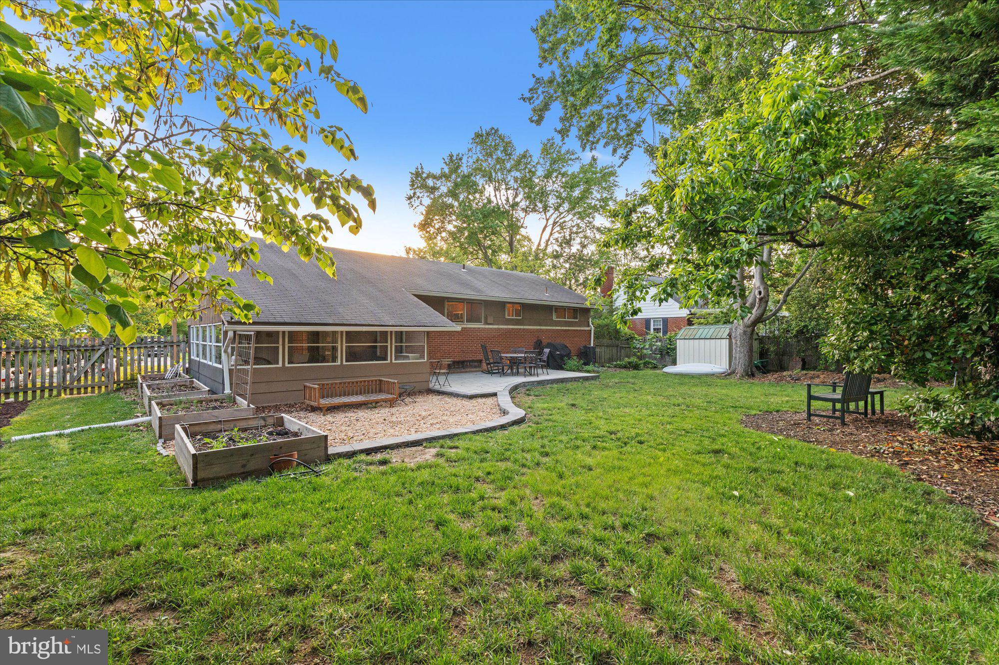 WAYNEWOOD - Residential