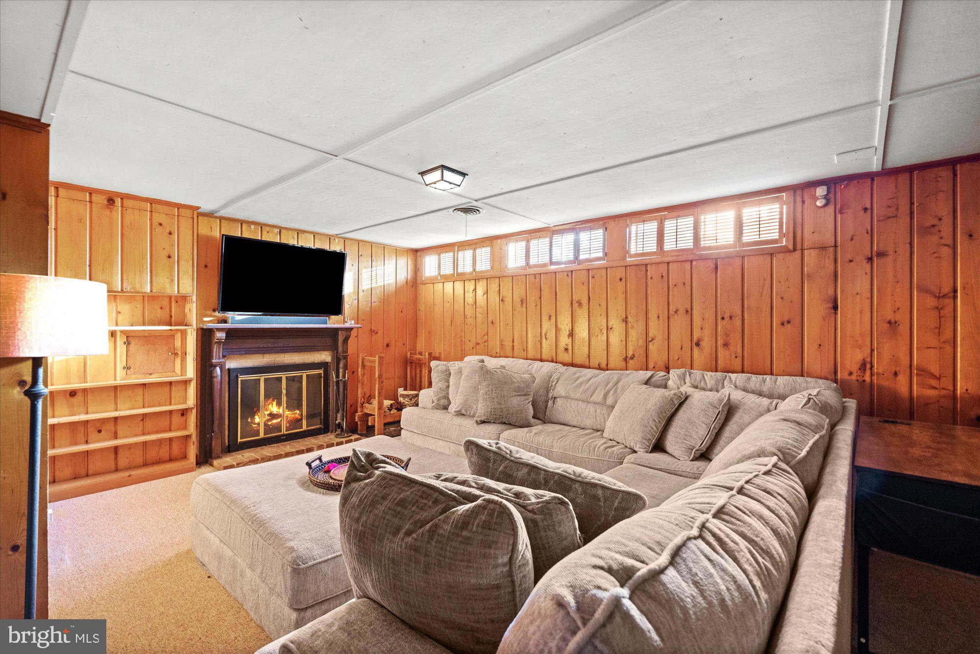 WAYNEWOOD - Residential