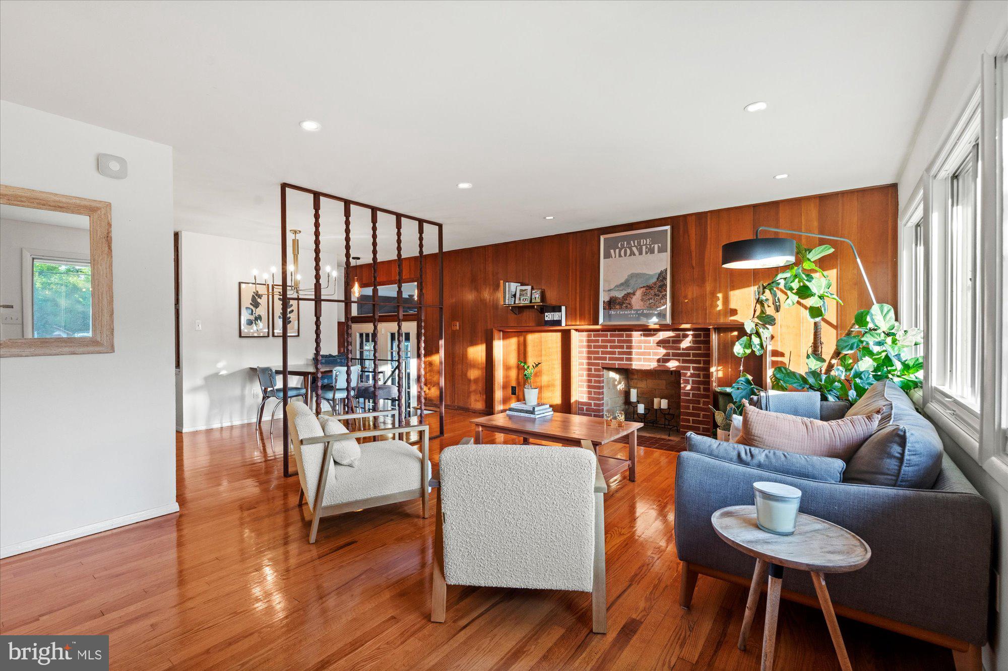 WAYNEWOOD - Residential