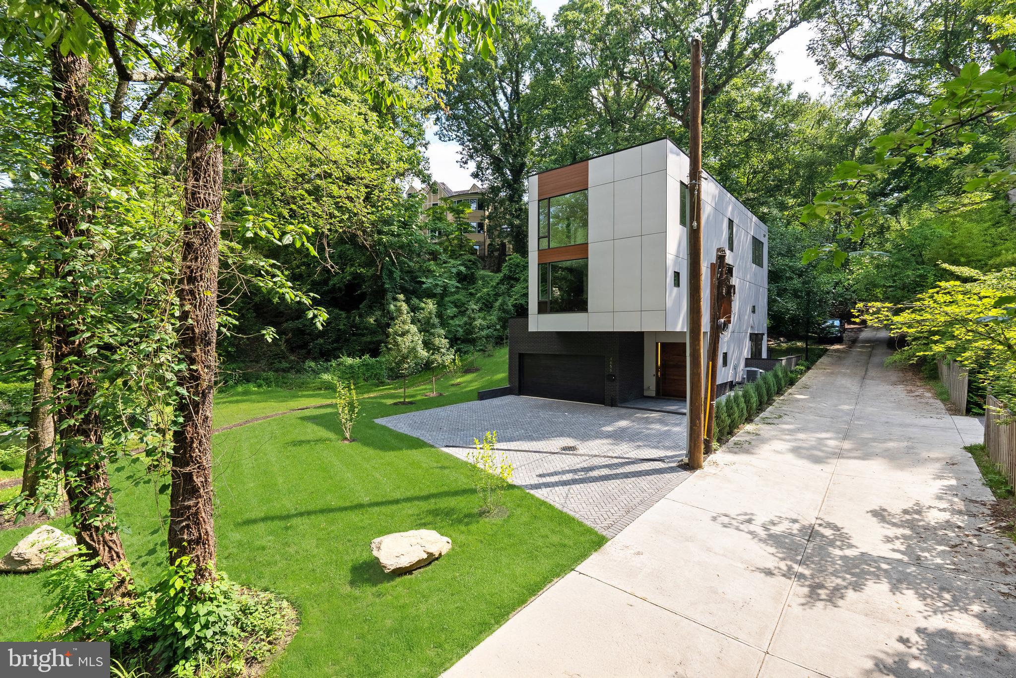 FOREST HILLS - Residential