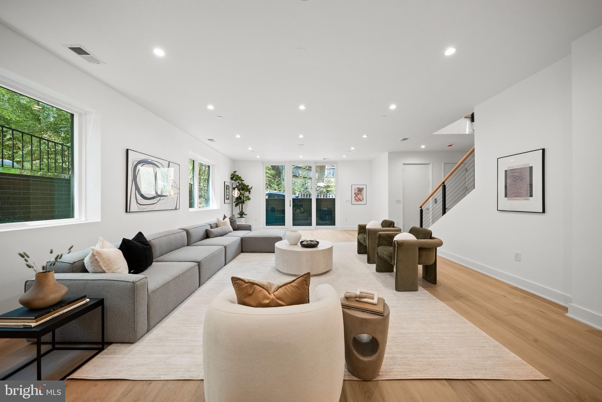 FOREST HILLS - Residential