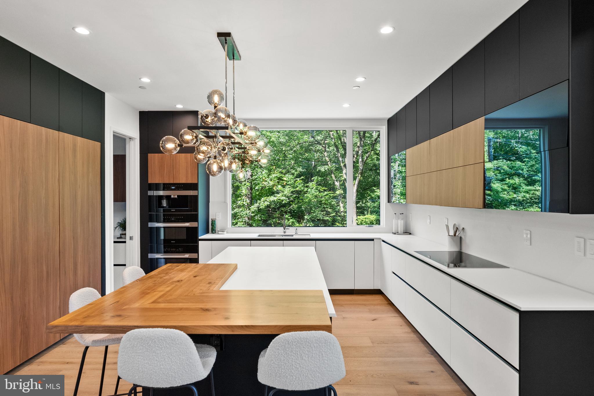 FOREST HILLS - Residential