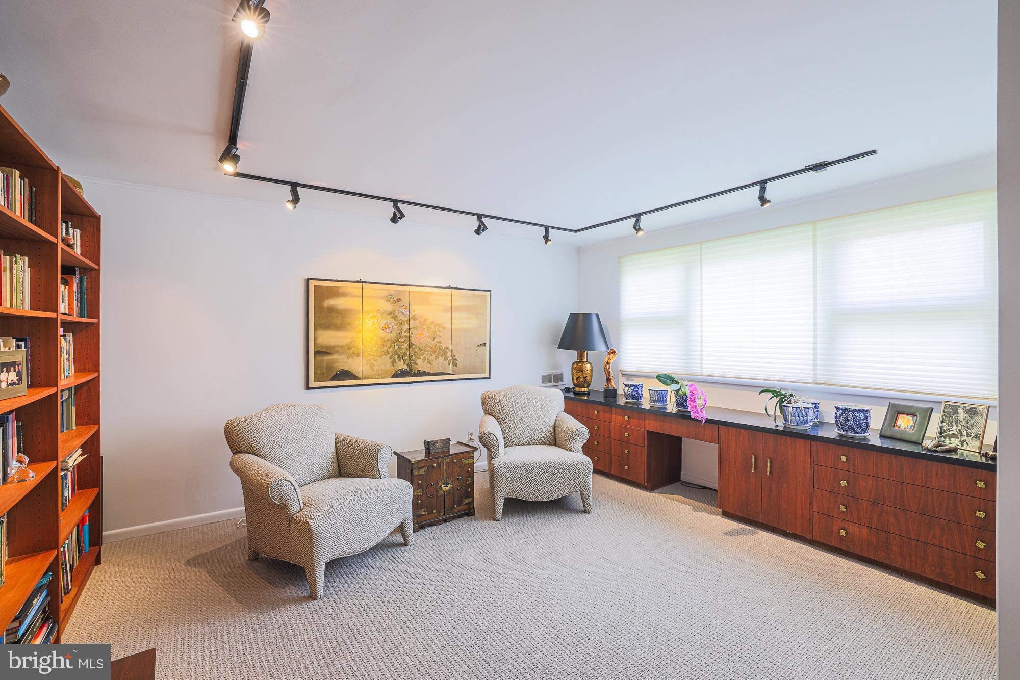 MEADOWOOD - Residential
