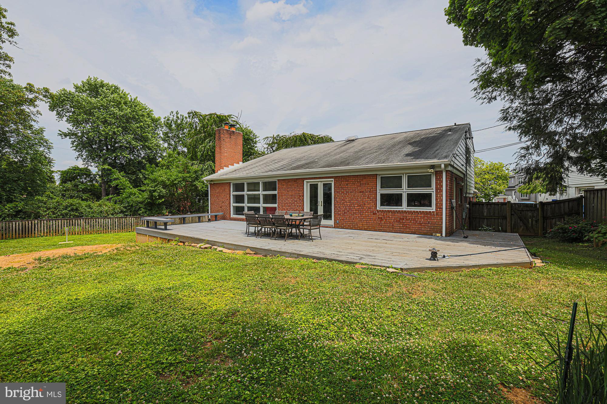MEADOWOOD - Residential
