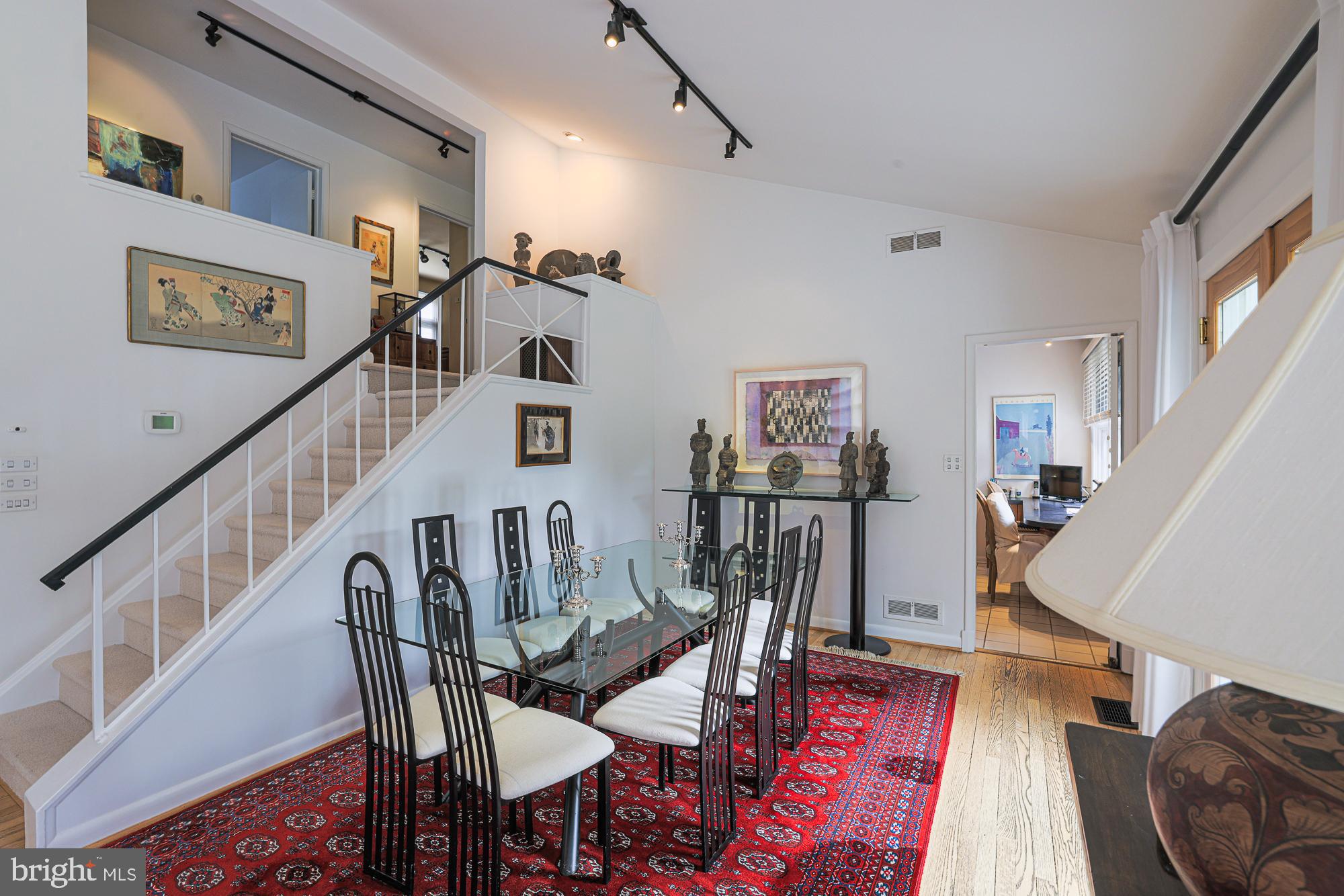 MEADOWOOD - Residential