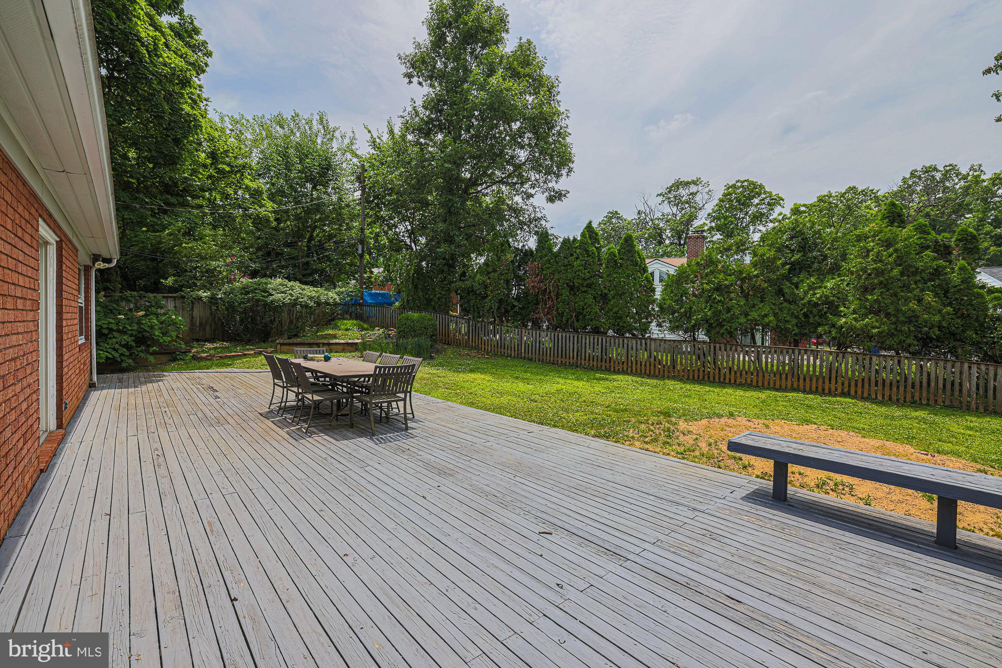 MEADOWOOD - Residential
