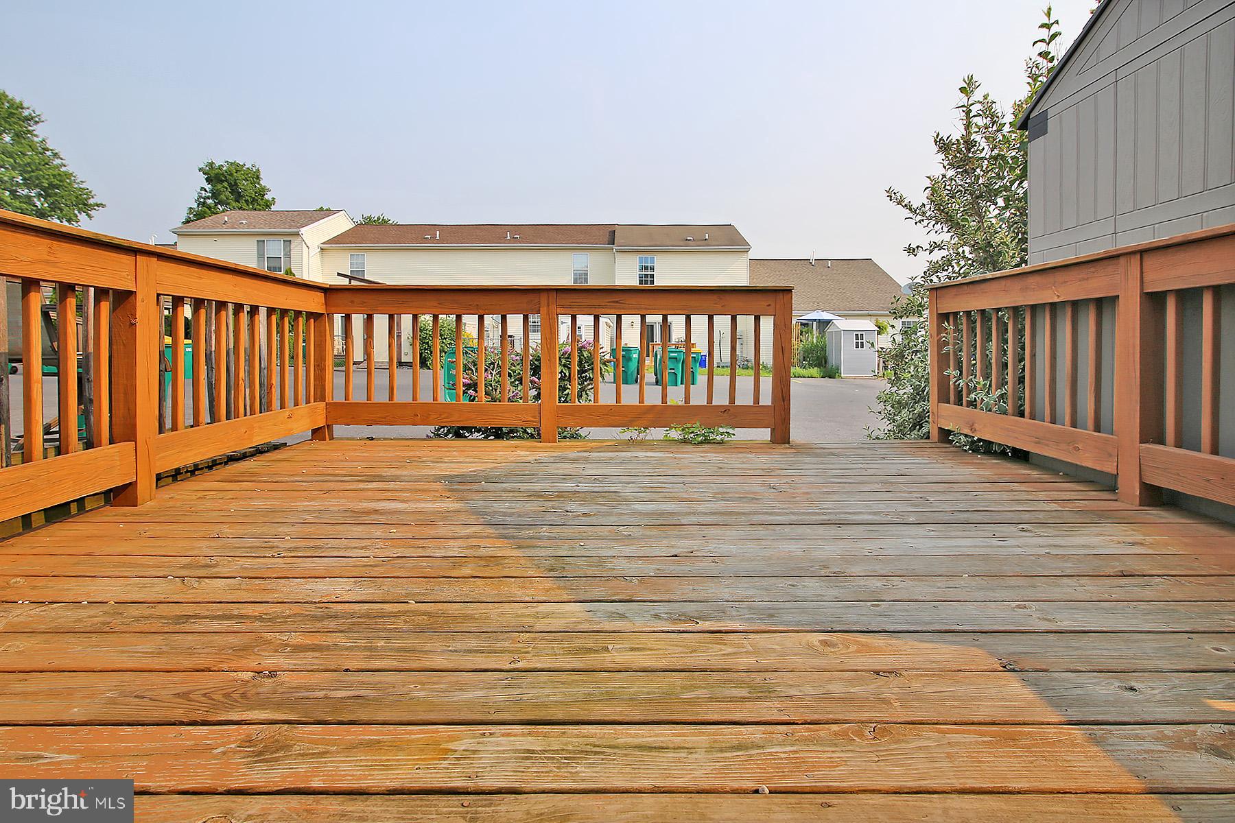 LAUREL HILLS NORTH - Residential