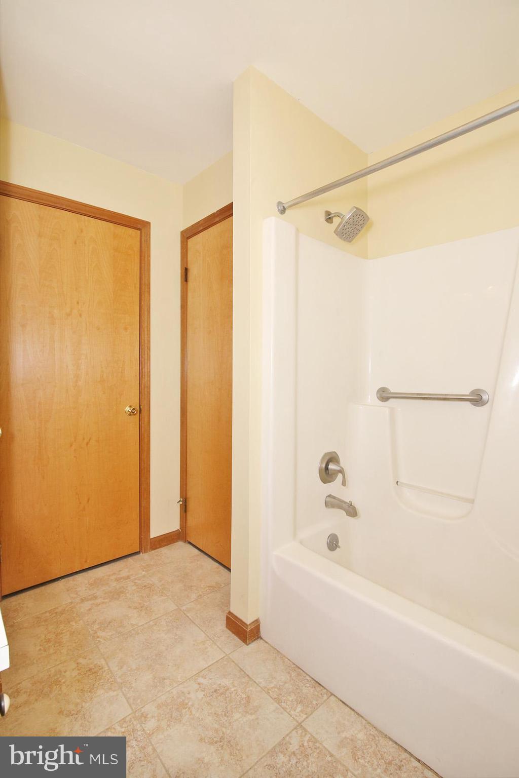 LAUREL HILLS NORTH - Residential