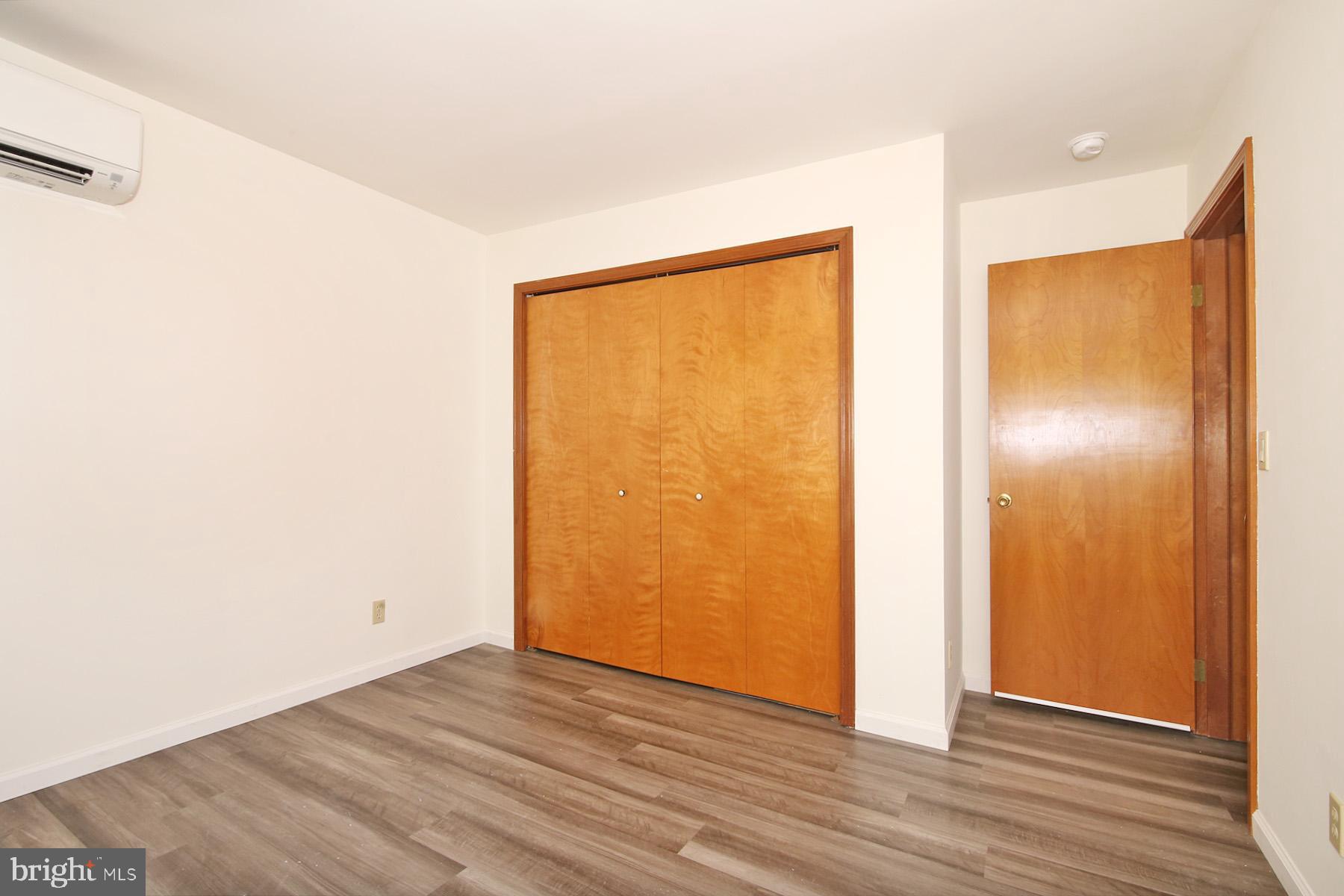 LAUREL HILLS NORTH - Residential