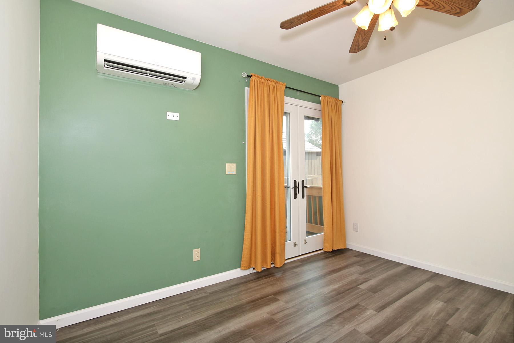 LAUREL HILLS NORTH - Residential